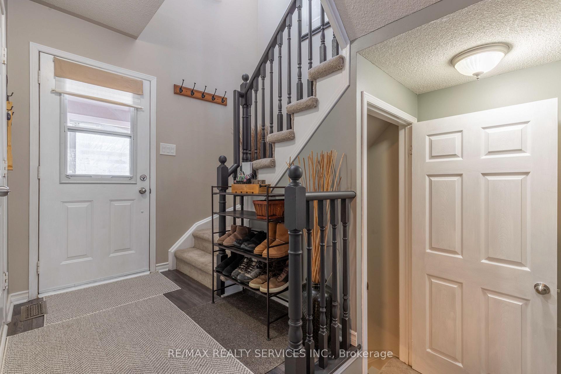 Photo 28 of 92 Pickett Crescent, Barrie, Painswick North — HOMEH