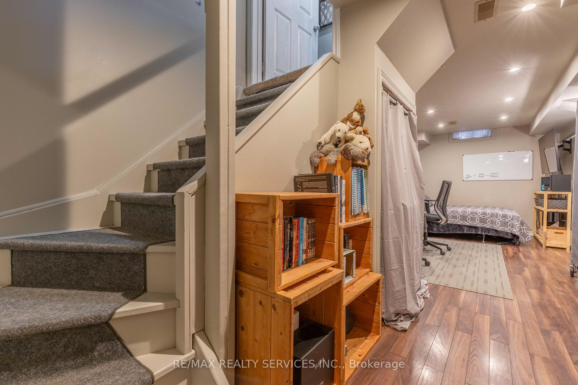 Photo 29 of 92 Pickett Crescent, Barrie, Painswick North — HOMEH