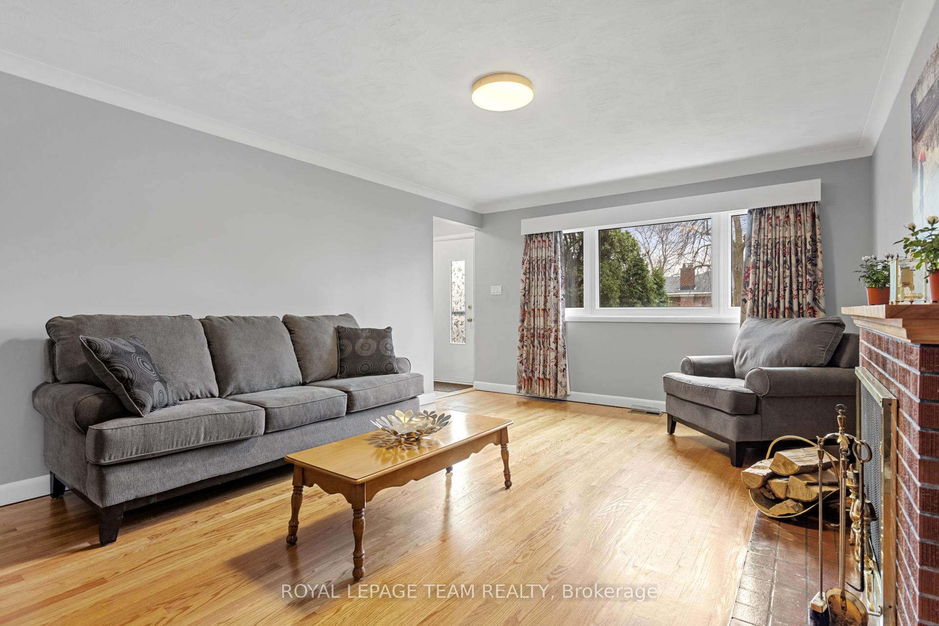 Photo 5 of 1215 Agincourt Road, Ottawa, Copeland Park — HOMEH