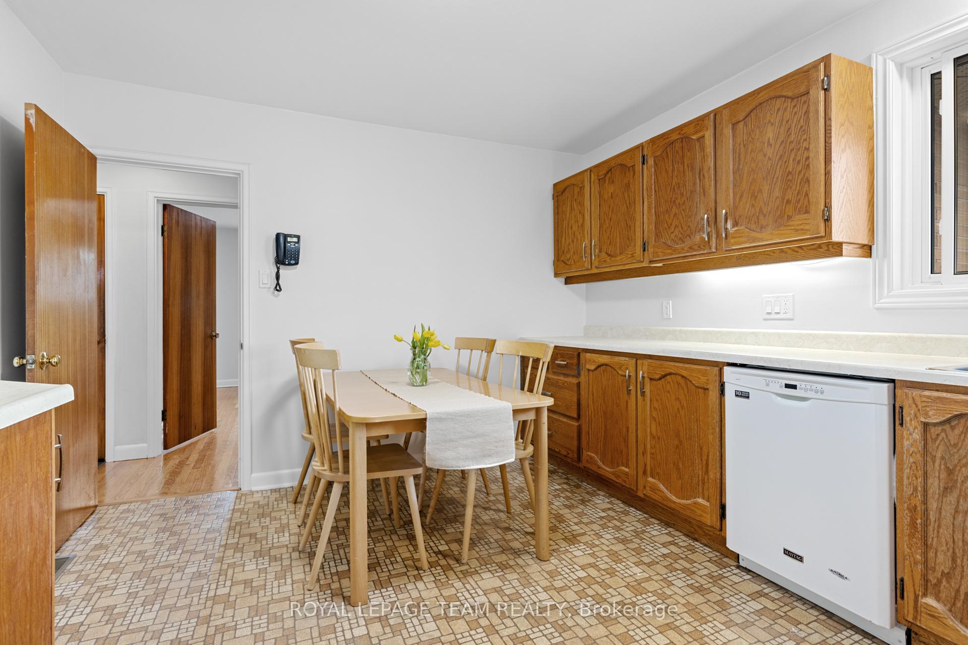 Photo 8 of 1215 Agincourt Road, Ottawa, Copeland Park — HOMEH