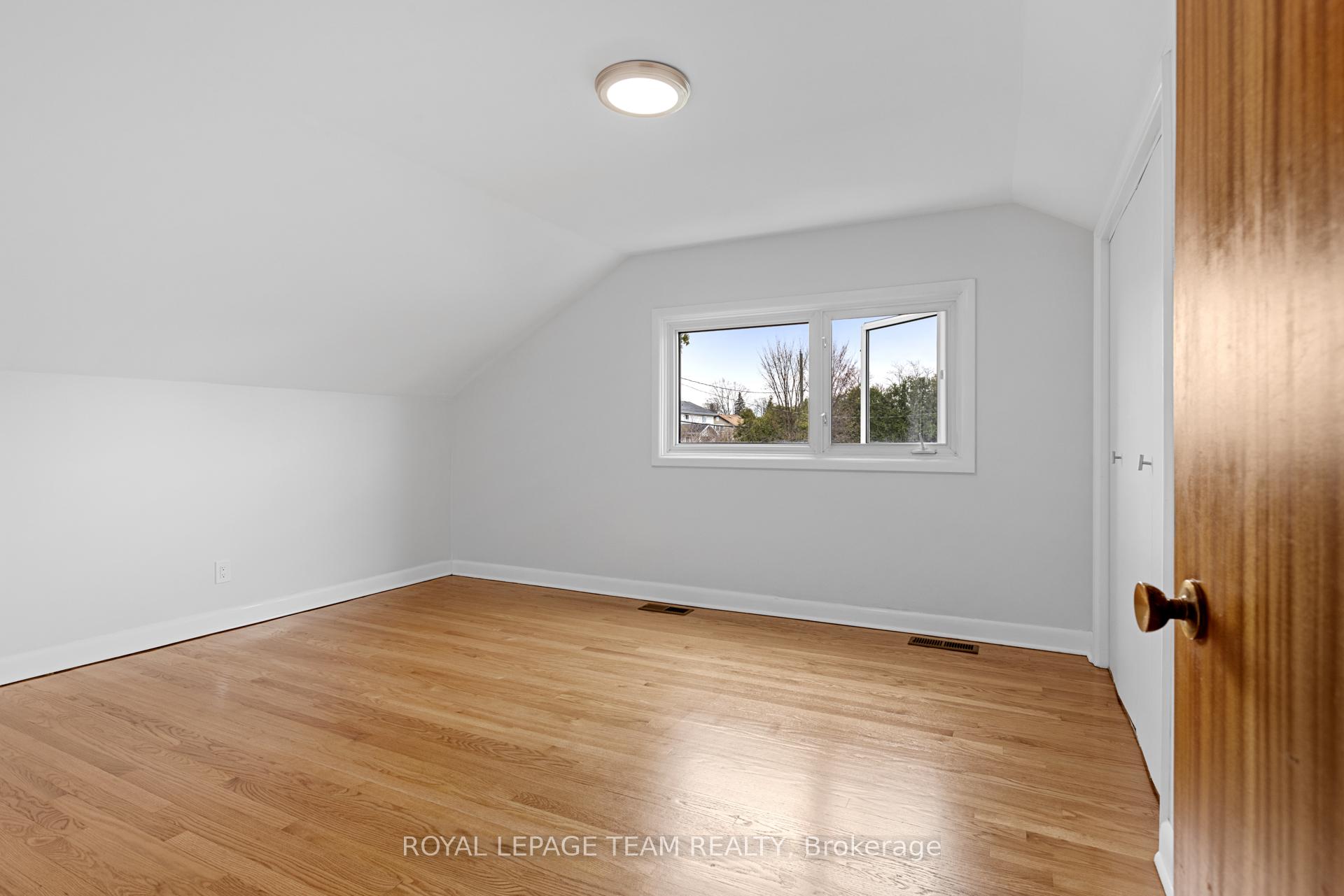 Photo 18 of 1215 Agincourt Road, Ottawa, Copeland Park — HOMEH