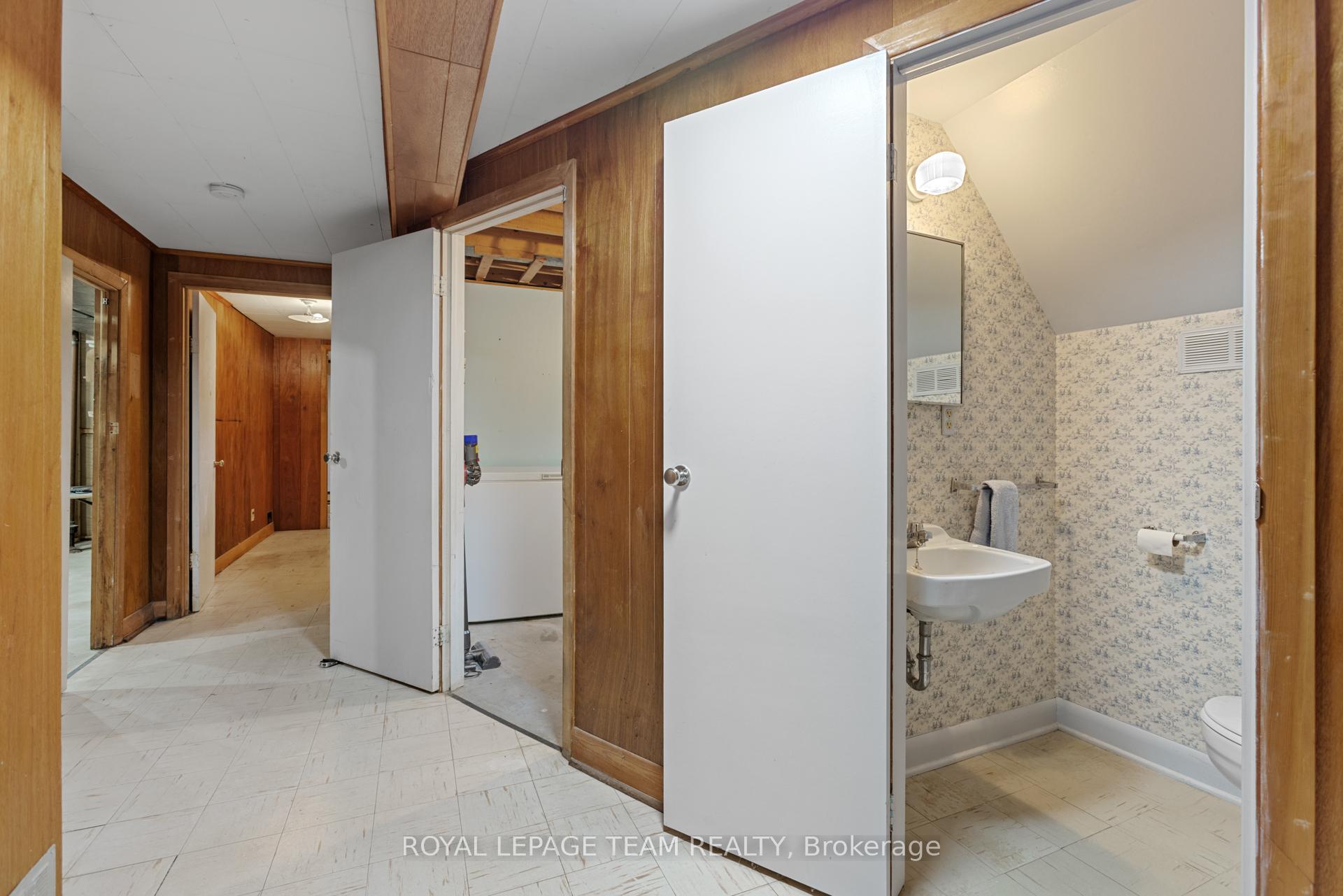 Photo 22 of 1215 Agincourt Road, Ottawa, Copeland Park — HOMEH