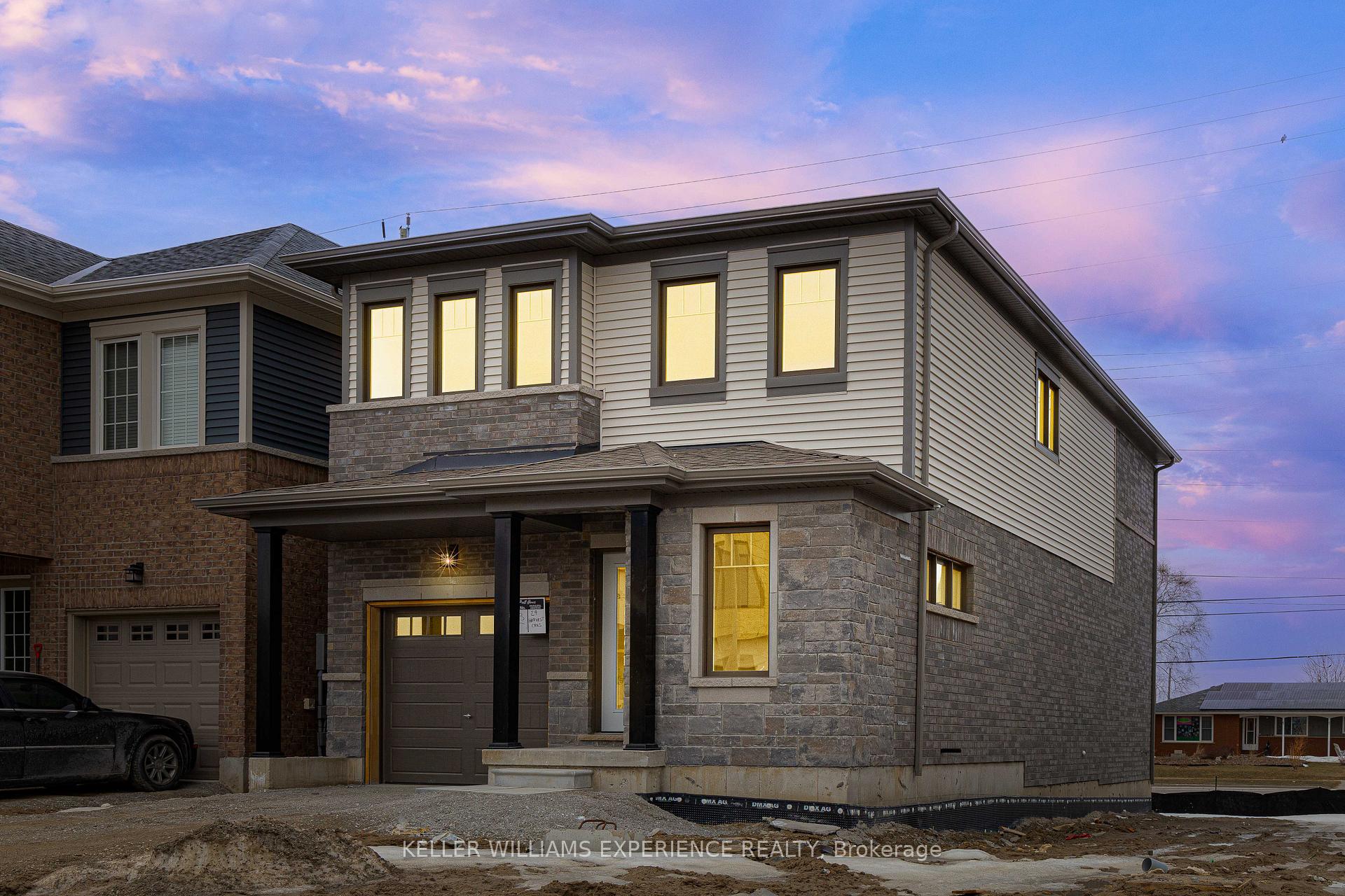 Photo 1 of 29 Harvest Crescent, Barrie, Innis-Shore — HOMEH