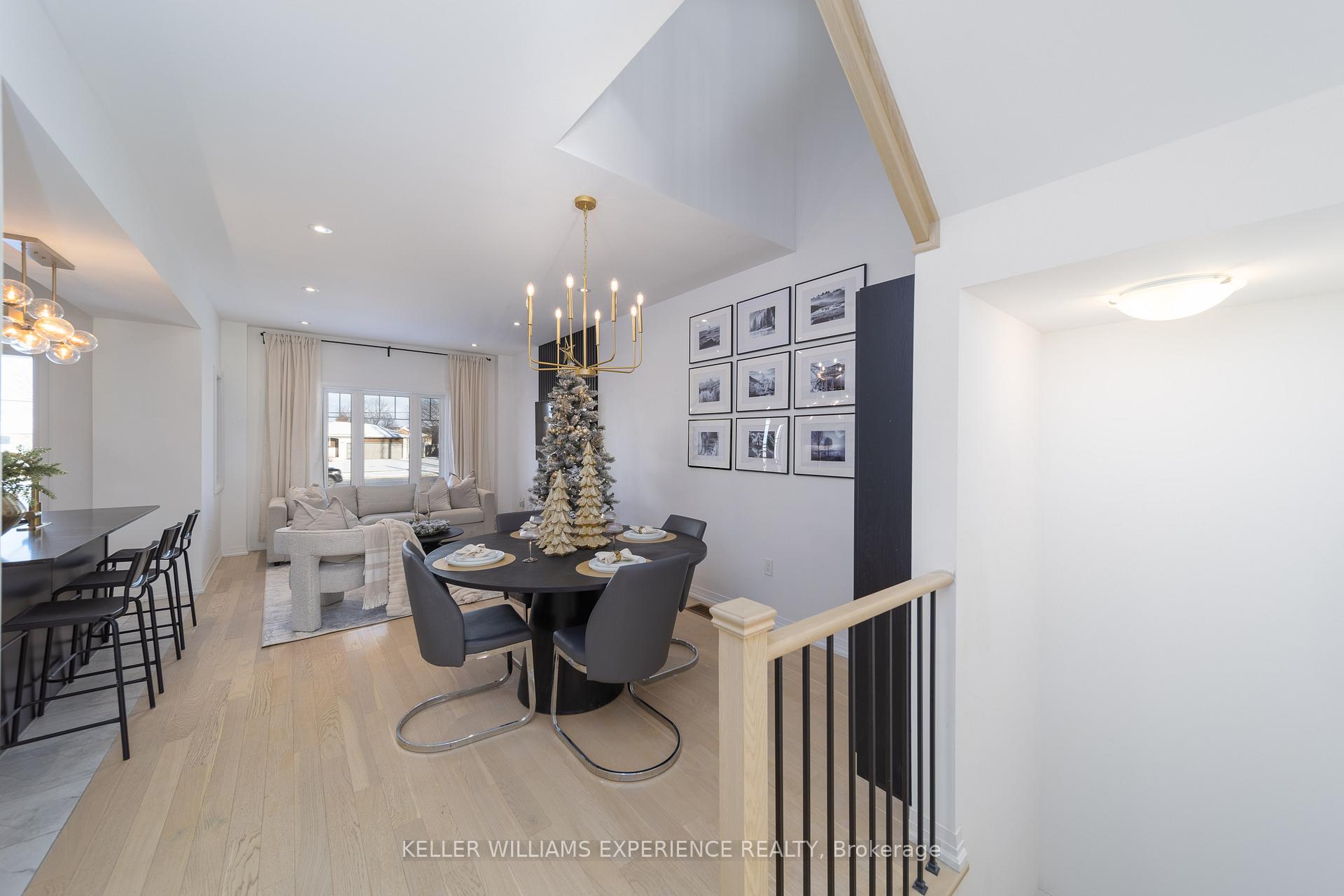 Photo 5 of 29 Harvest Crescent, Barrie, Innis-Shore — HOMEH
