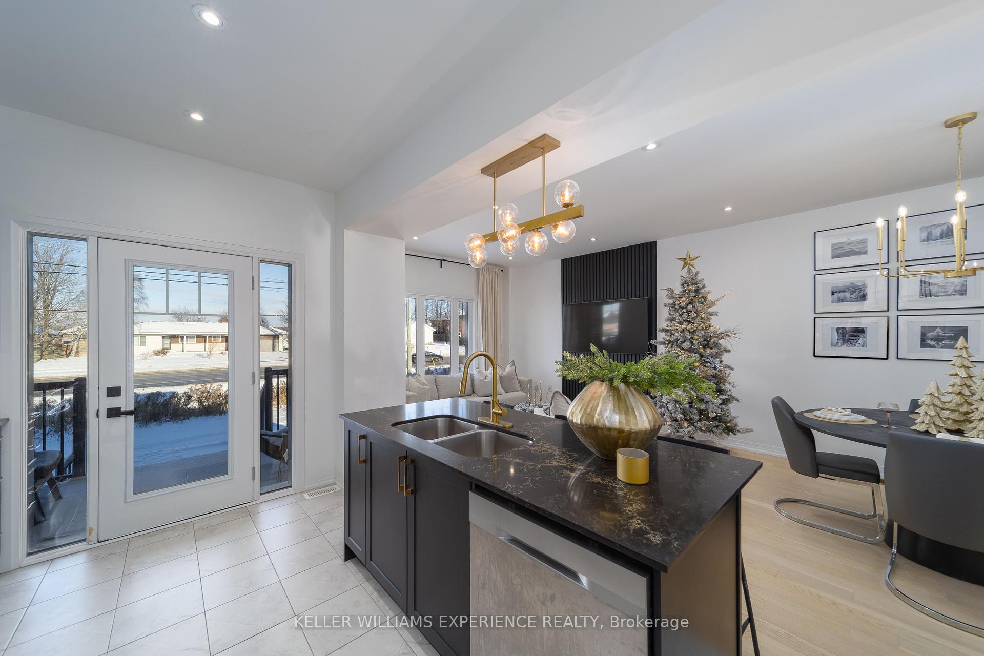 Photo 10 of 29 Harvest Crescent, Barrie, Innis-Shore — HOMEH