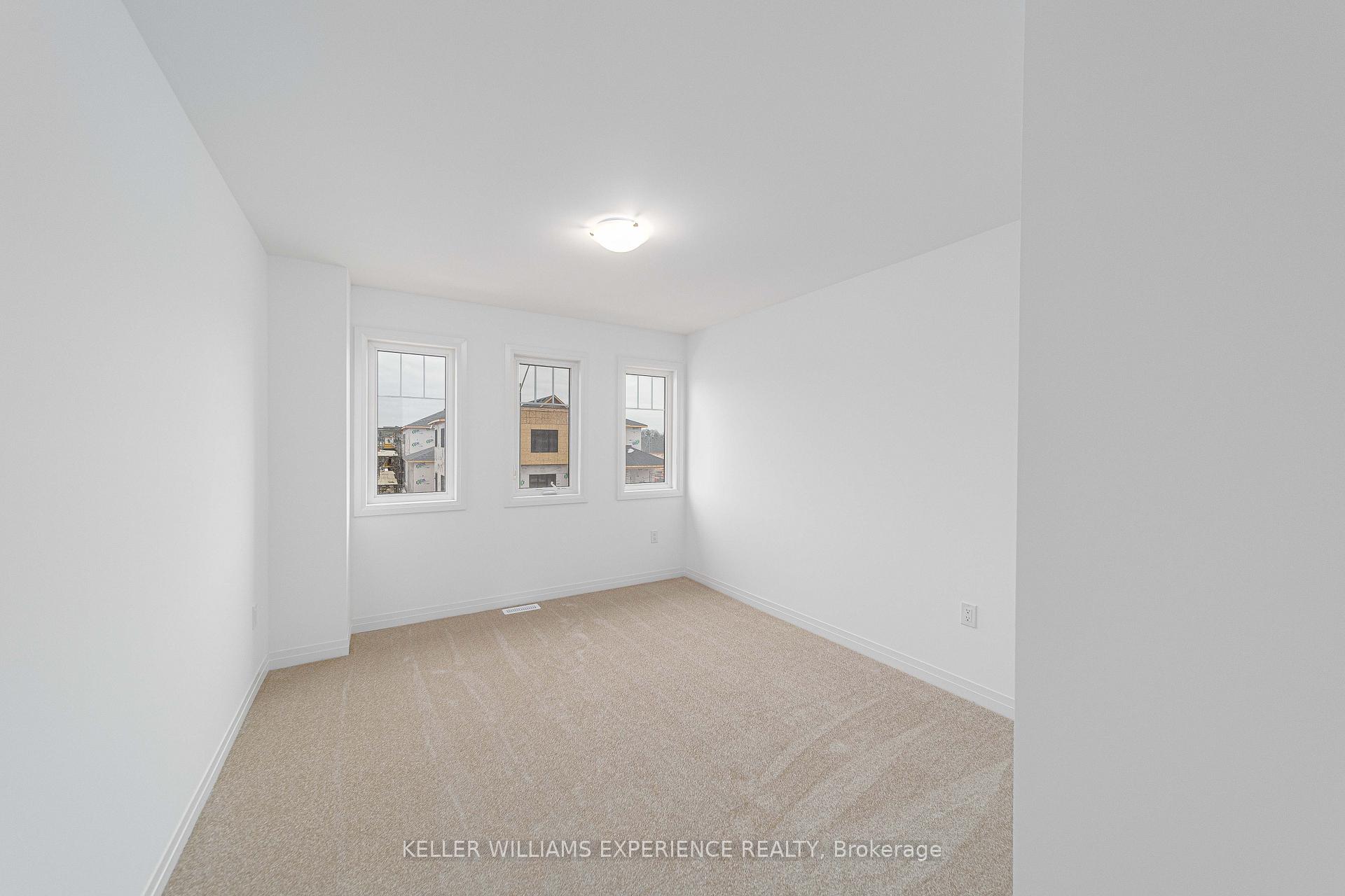 Photo 22 of 29 Harvest Crescent, Barrie, Innis-Shore — HOMEH