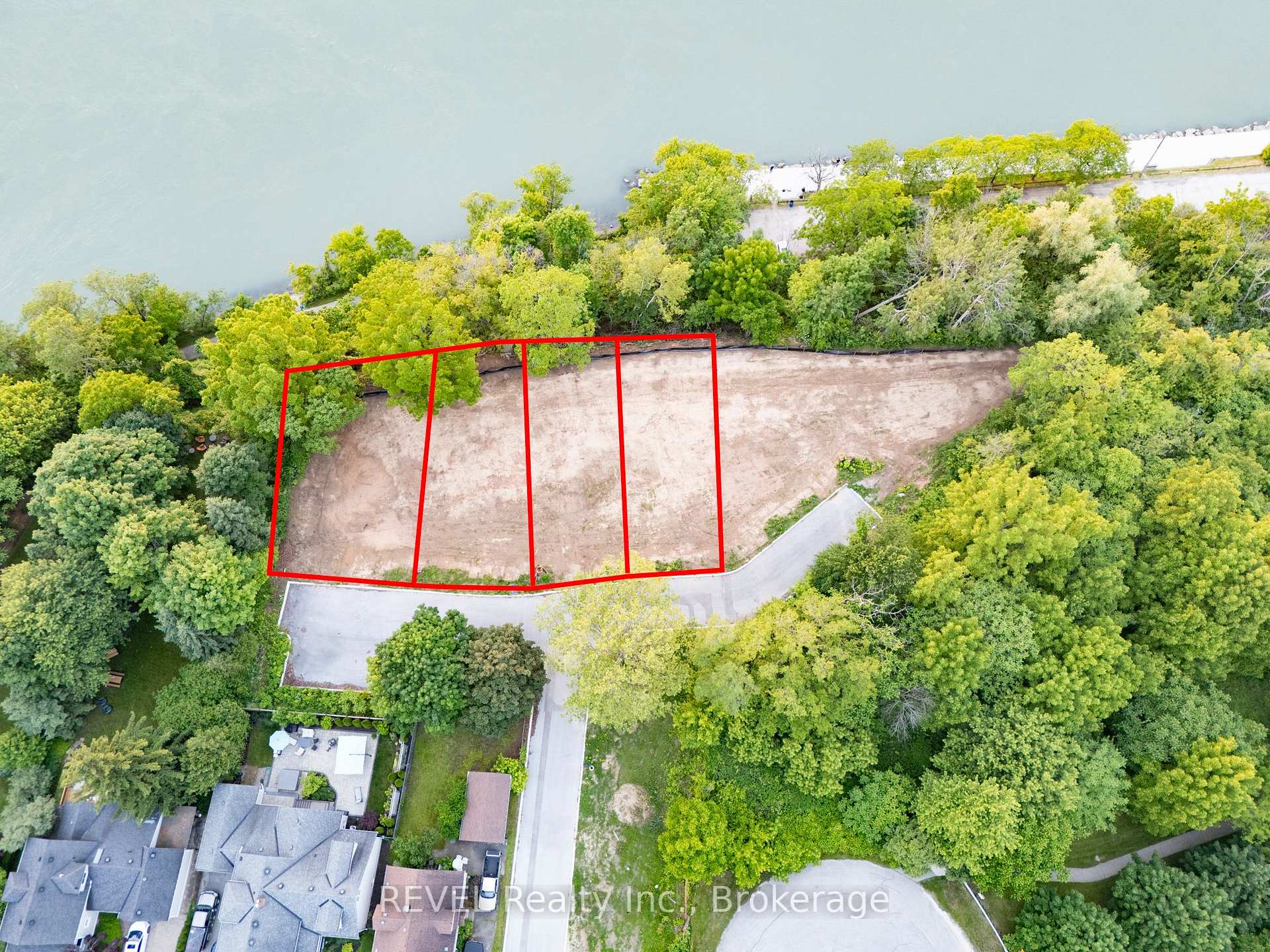 Photo 4 of Unit 4, 23 Michigan Avenue, St. Catharines, Port Dalhousie — HOMEH