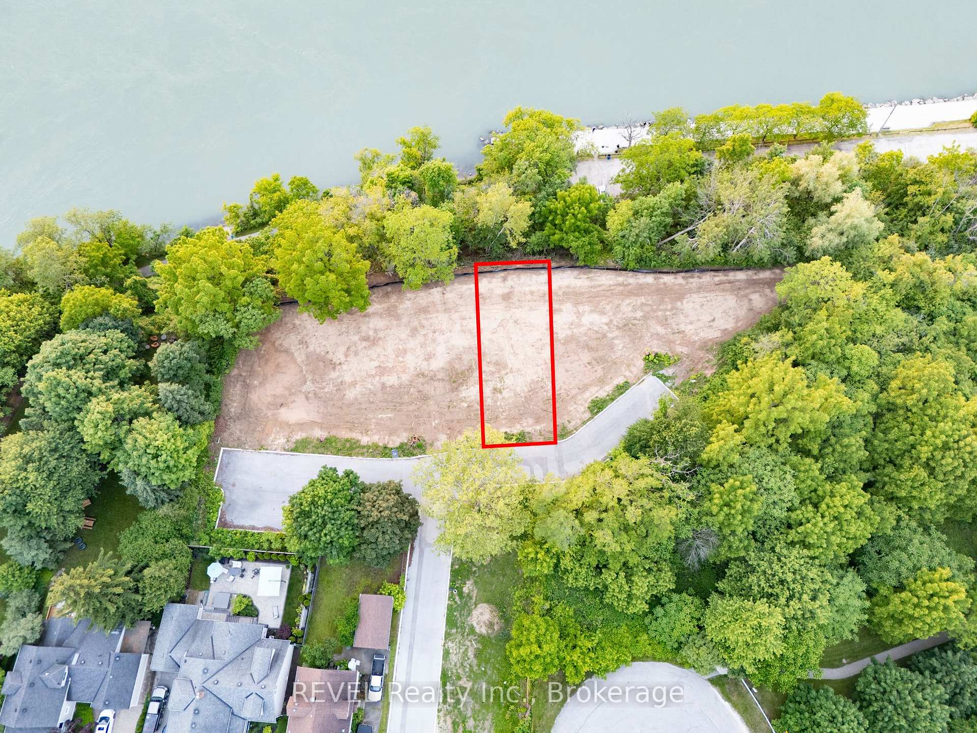 Photo 5 of Unit 4, 23 Michigan Avenue, St. Catharines, Port Dalhousie — HOMEH
