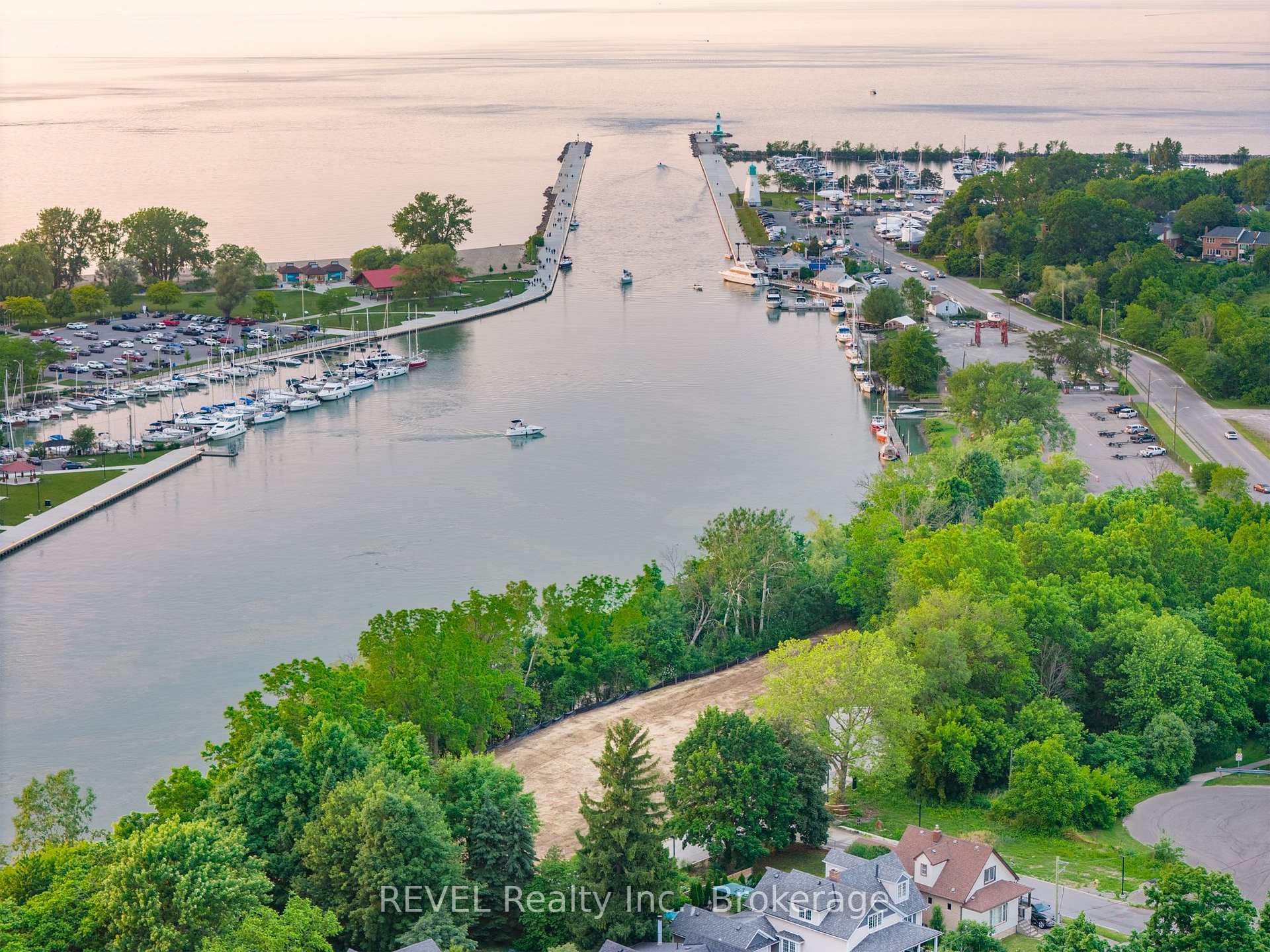 Photo 6 of Unit 4, 23 Michigan Avenue, St. Catharines, Port Dalhousie — HOMEH