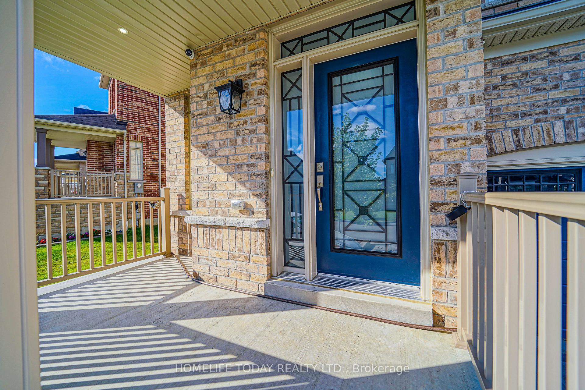 Photo 3 of Unit Upper, 4 Mcclustey Avenue, Ajax, Northeast Ajax — HOMEH