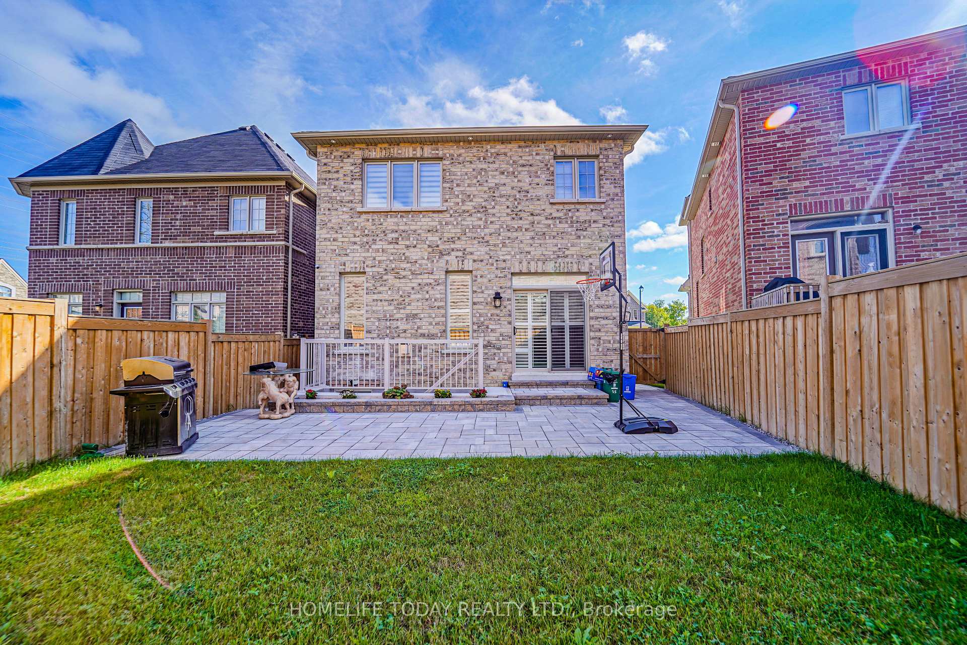 Photo 4 of Unit Upper, 4 Mcclustey Avenue, Ajax, Northeast Ajax — HOMEH