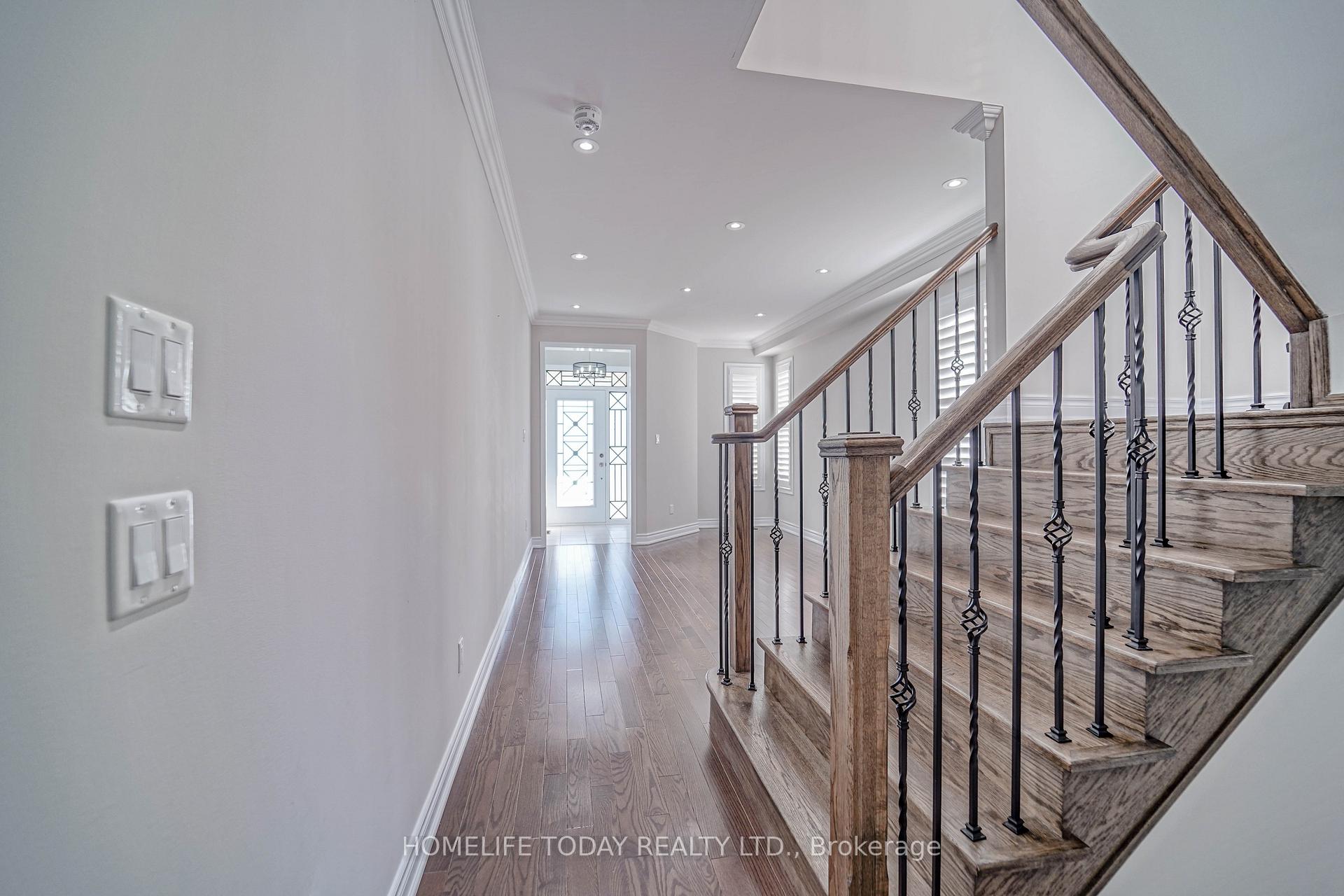 Photo 10 of Unit Upper, 4 Mcclustey Avenue, Ajax, Northeast Ajax — HOMEH