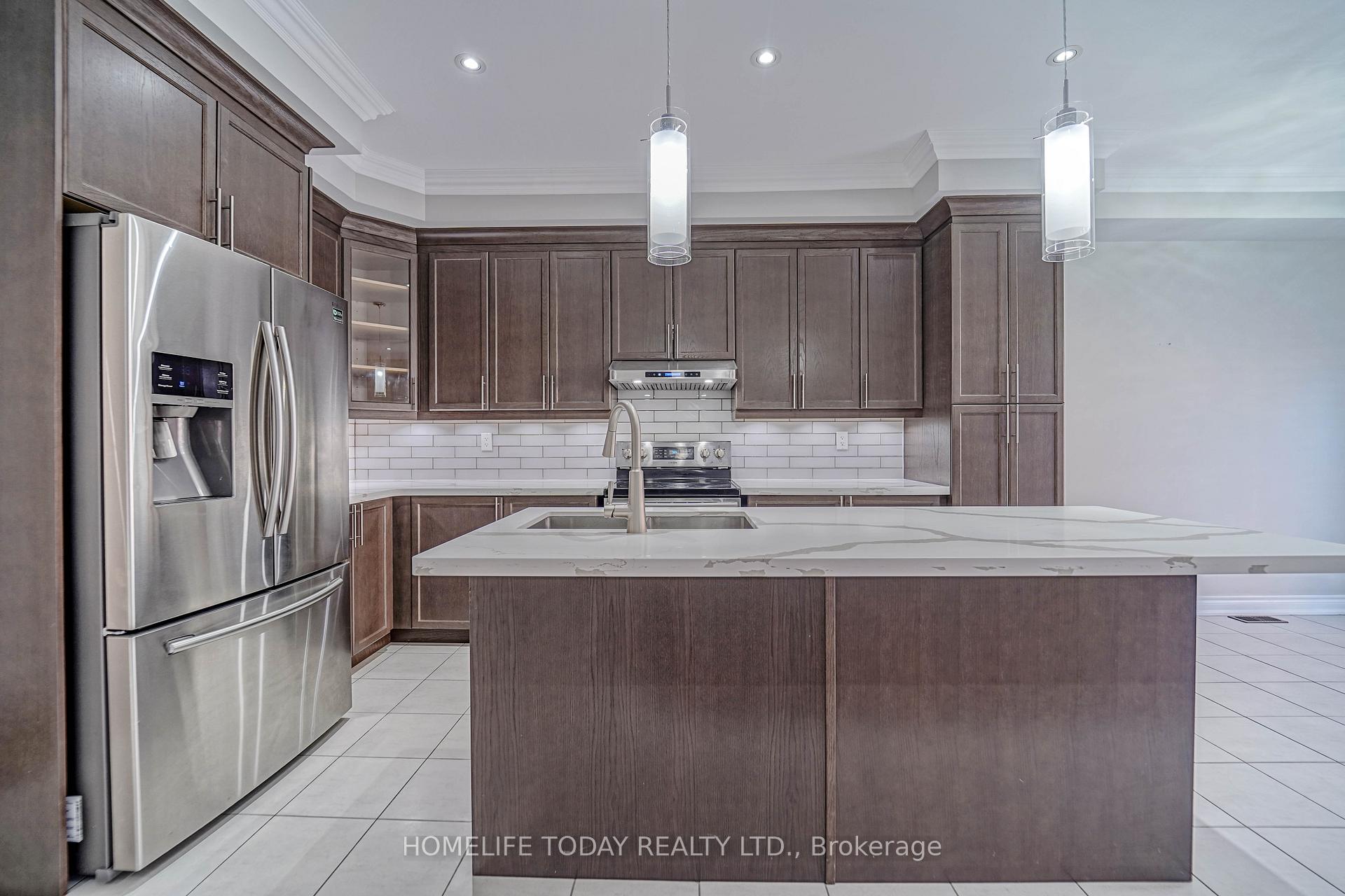 Photo 14 of Unit Upper, 4 Mcclustey Avenue, Ajax, Northeast Ajax — HOMEH