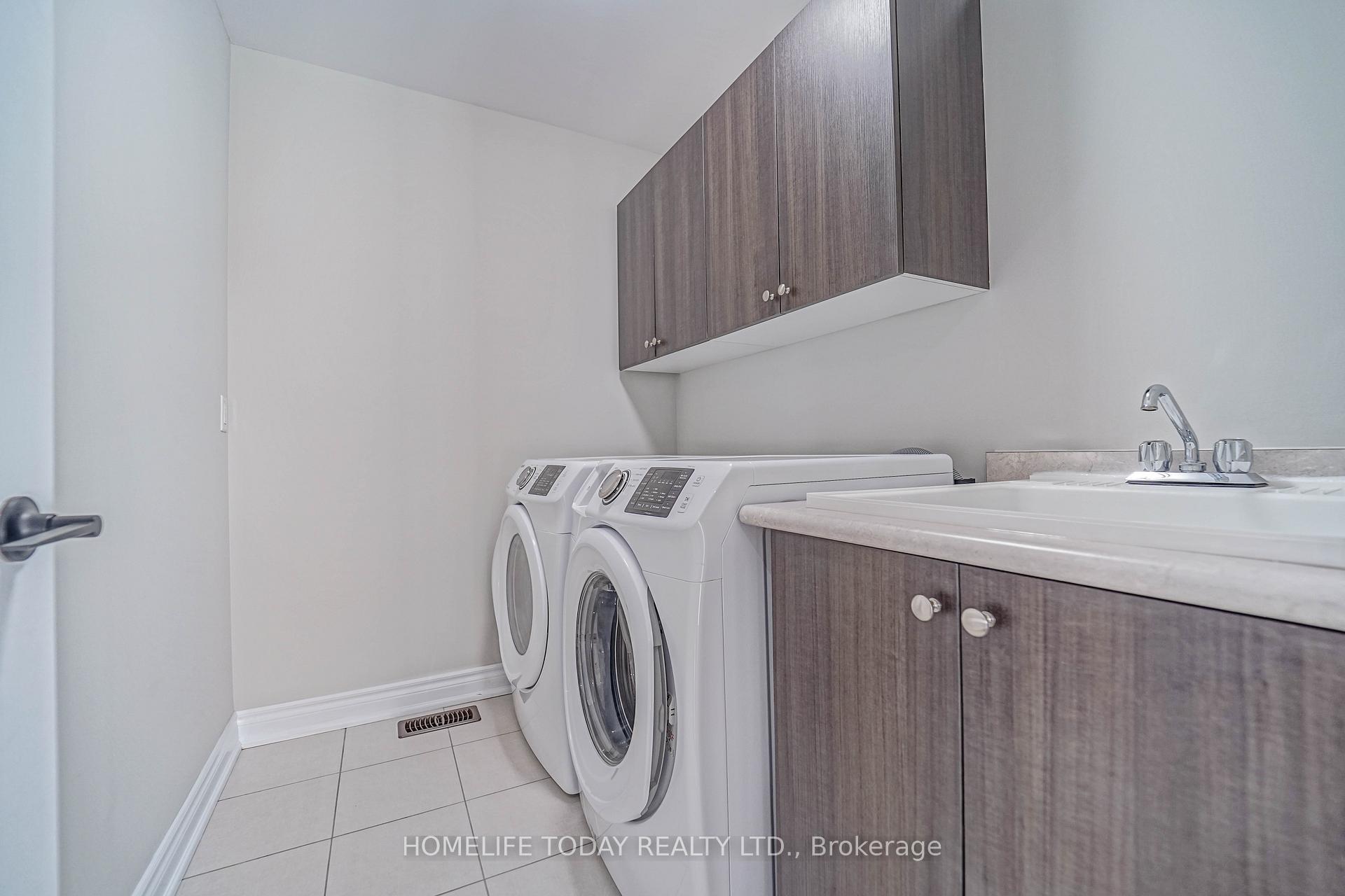Photo 29 of Unit Upper, 4 Mcclustey Avenue, Ajax, Northeast Ajax — HOMEH