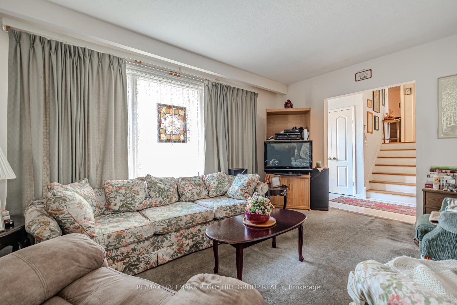Photo 5 of 293 Duckworth Street, Barrie, Grove East — HOMEH