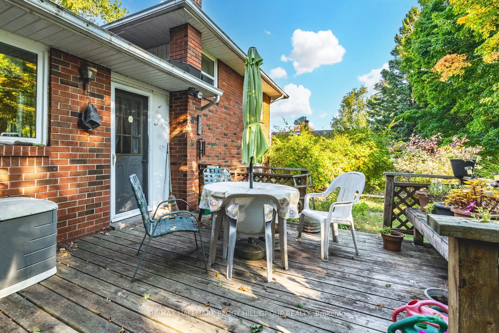 Photo 8 of 293 Duckworth Street, Barrie, Grove East — HOMEH