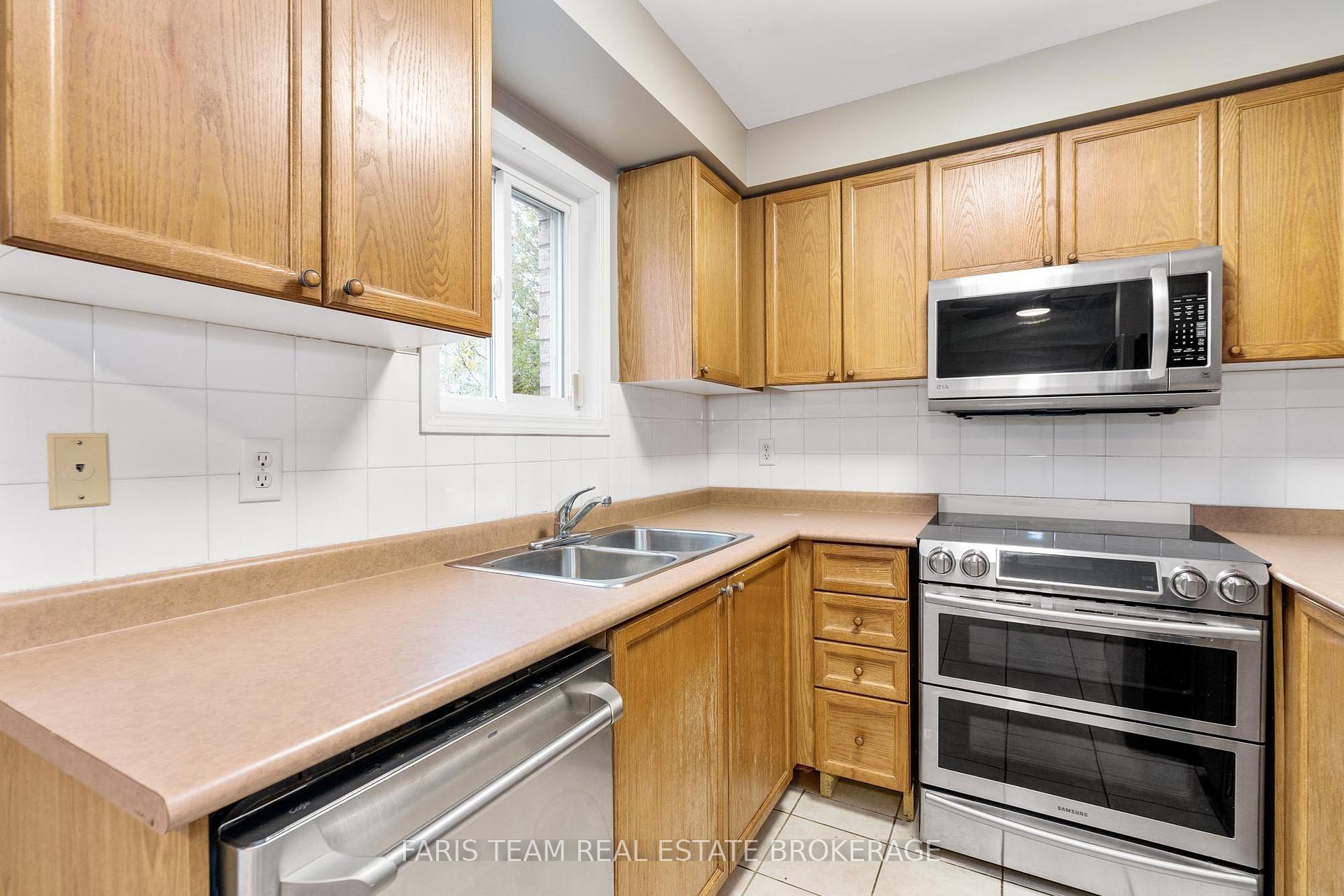 Photo 3 of 69 Pringle Drive, Barrie, Edgehill Drive — HOMEH