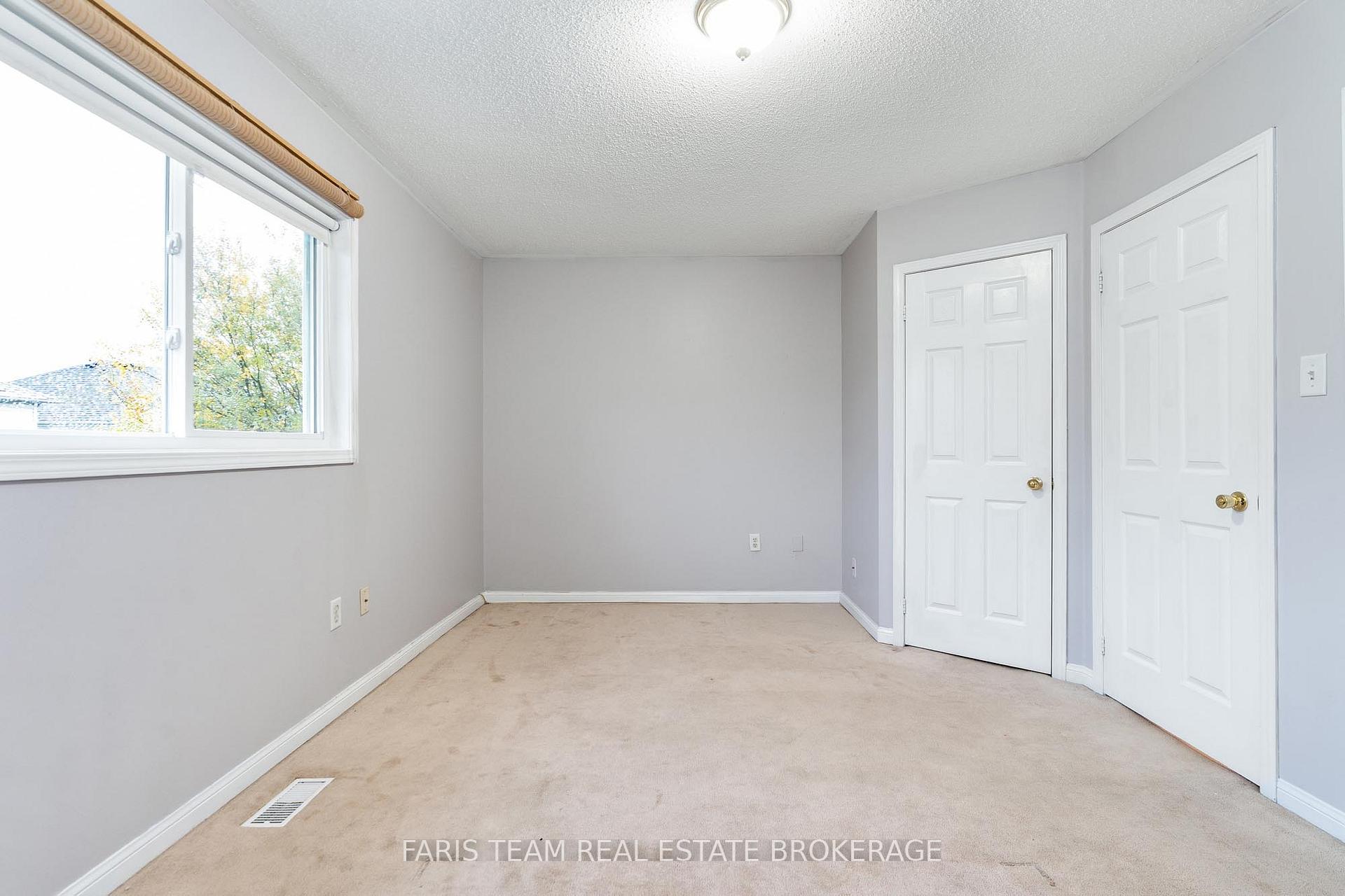 Photo 16 of 69 Pringle Drive, Barrie, Edgehill Drive — HOMEH