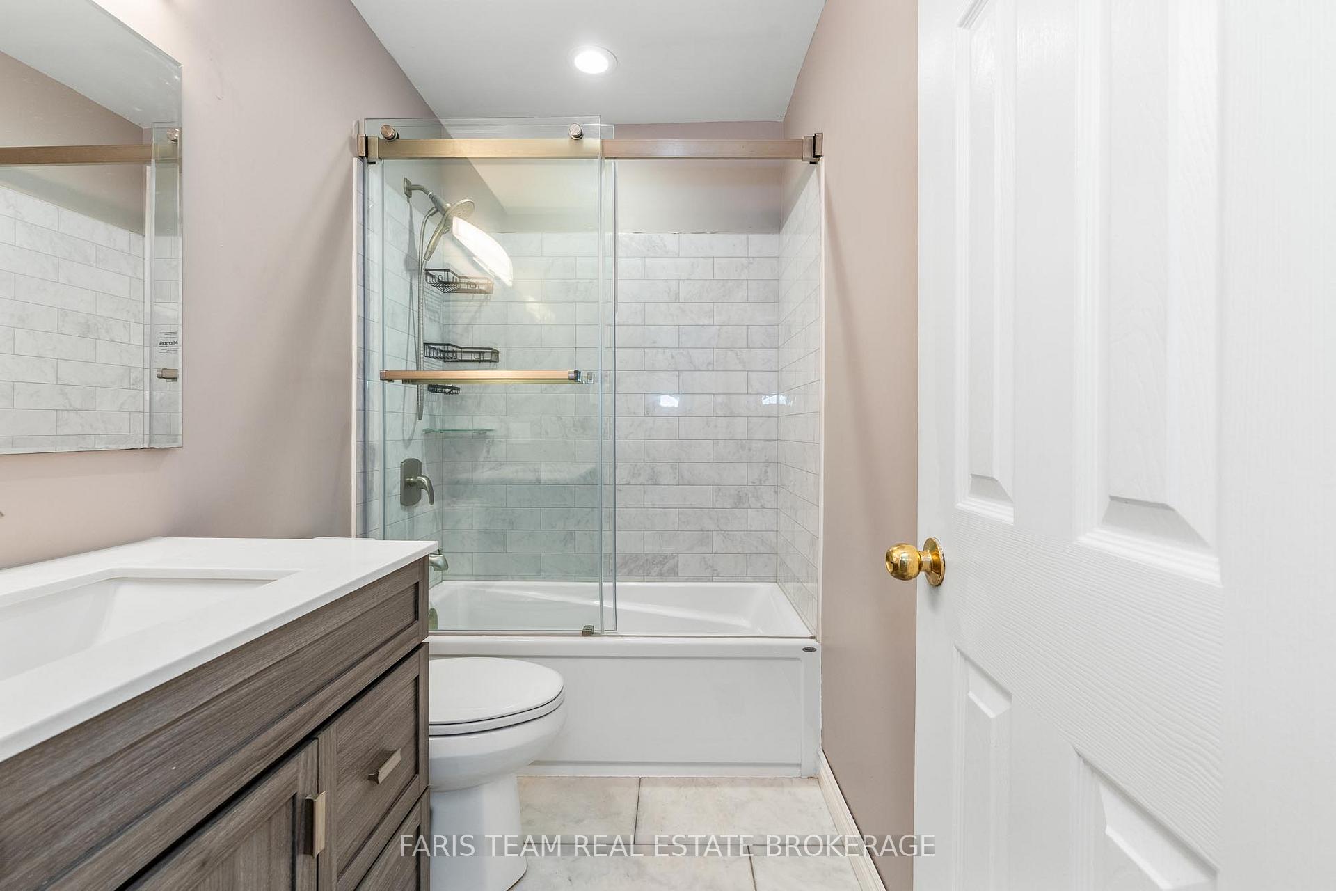 Photo 20 of 69 Pringle Drive, Barrie, Edgehill Drive — HOMEH