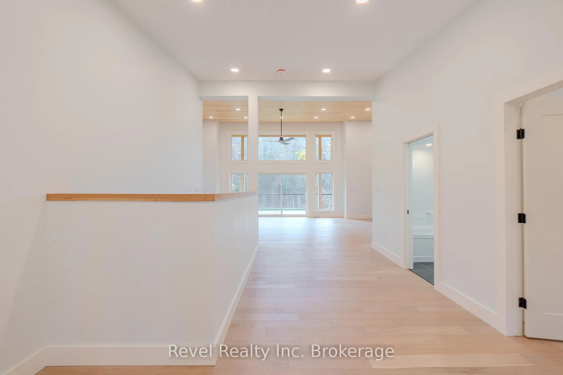Photo 4 of 52 Laurentian Crescent, Mattawan — HOMEH