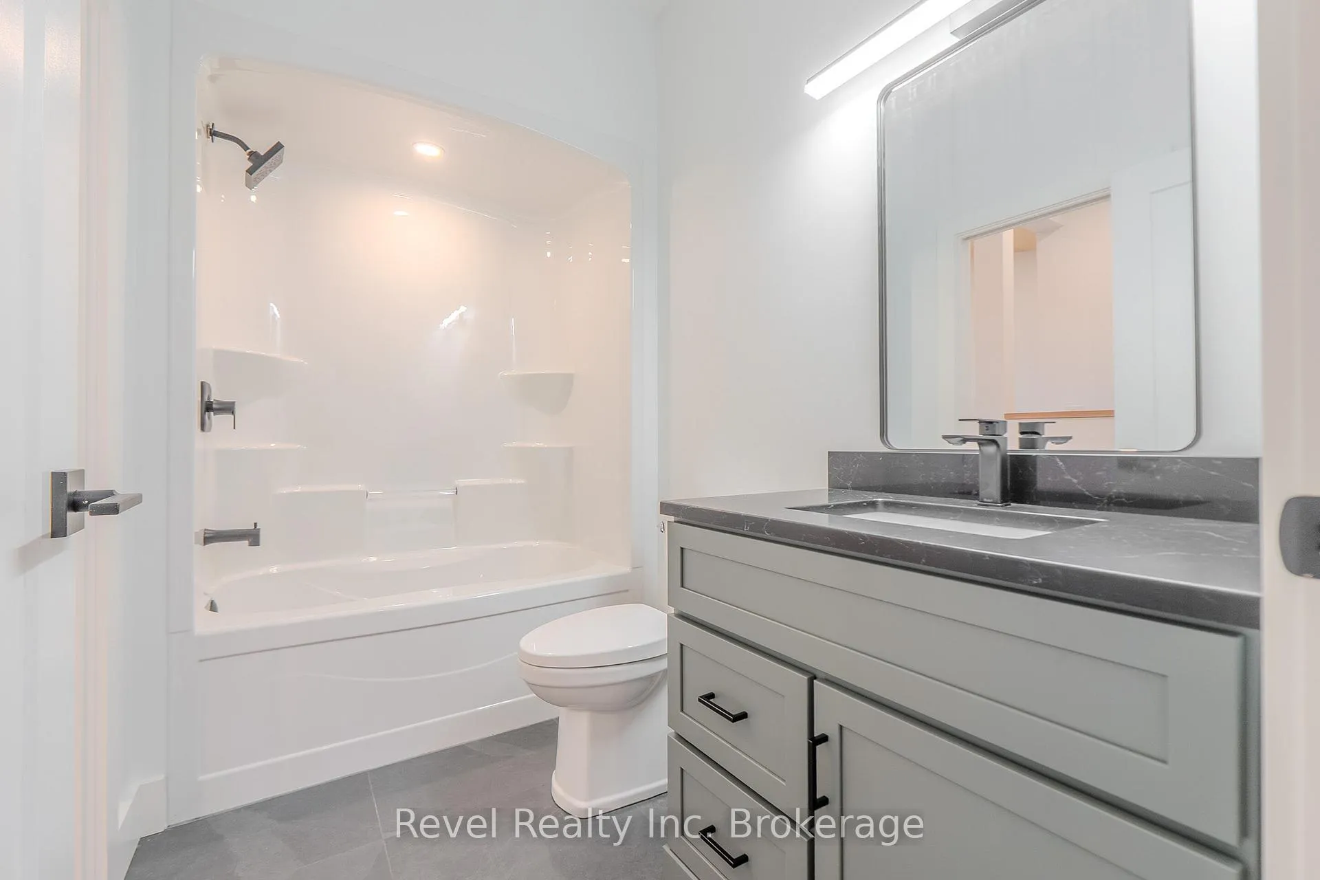 Photo 7 of 52 Laurentian Crescent, Mattawan — HOMEH