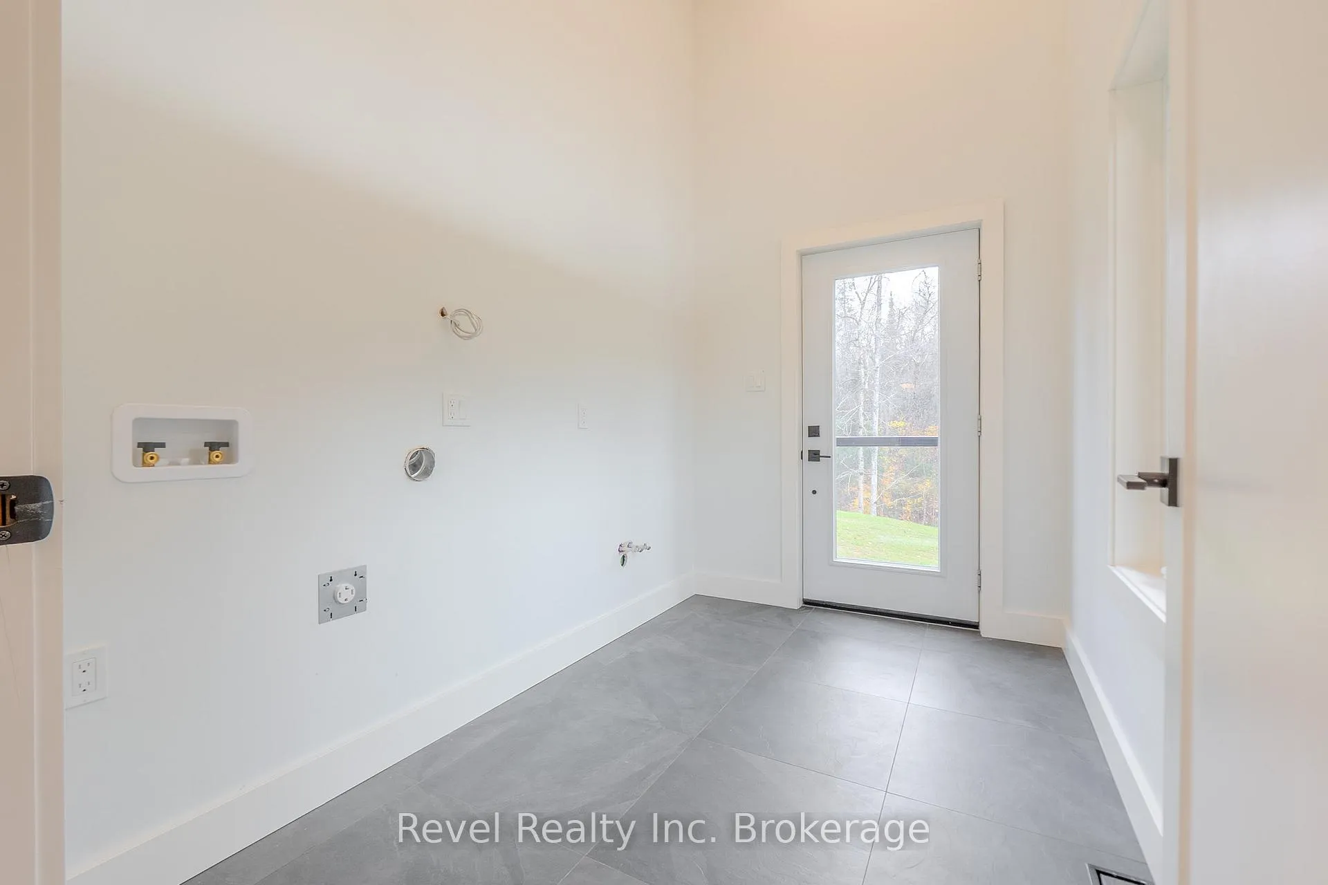 Photo 11 of 52 Laurentian Crescent, Mattawan — HOMEH