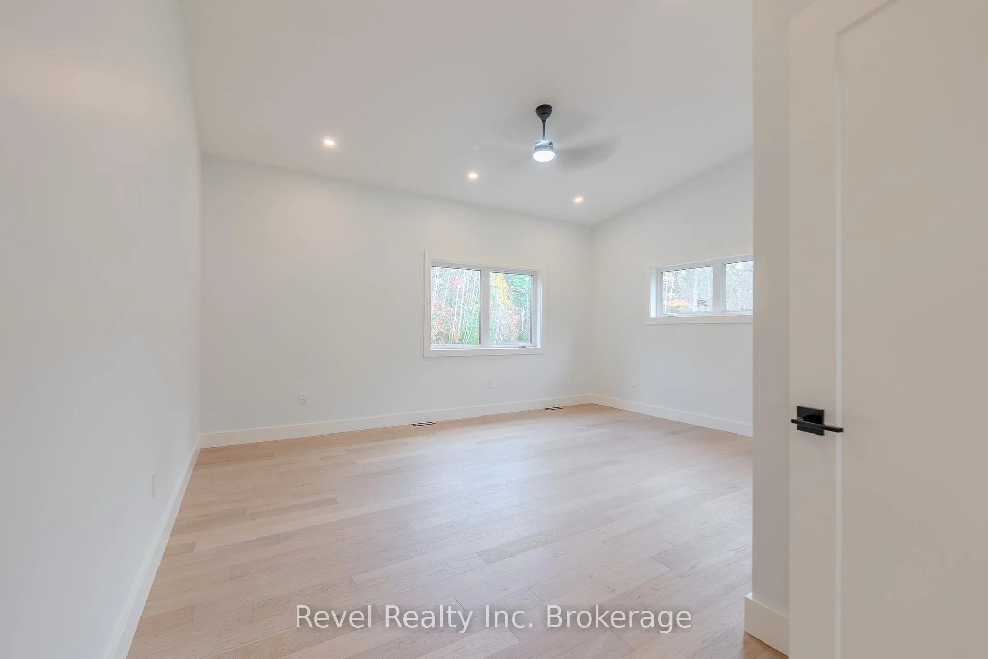 Photo 12 of 52 Laurentian Crescent, Mattawan — HOMEH