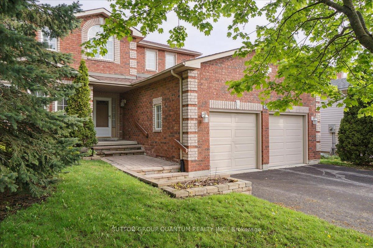 Photo 2 of 22 Farmstead Crescent, Barrie, Holly — HOMEH