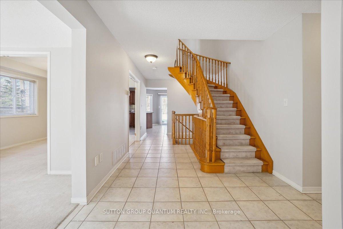 Photo 3 of 22 Farmstead Crescent, Barrie, Holly — HOMEH