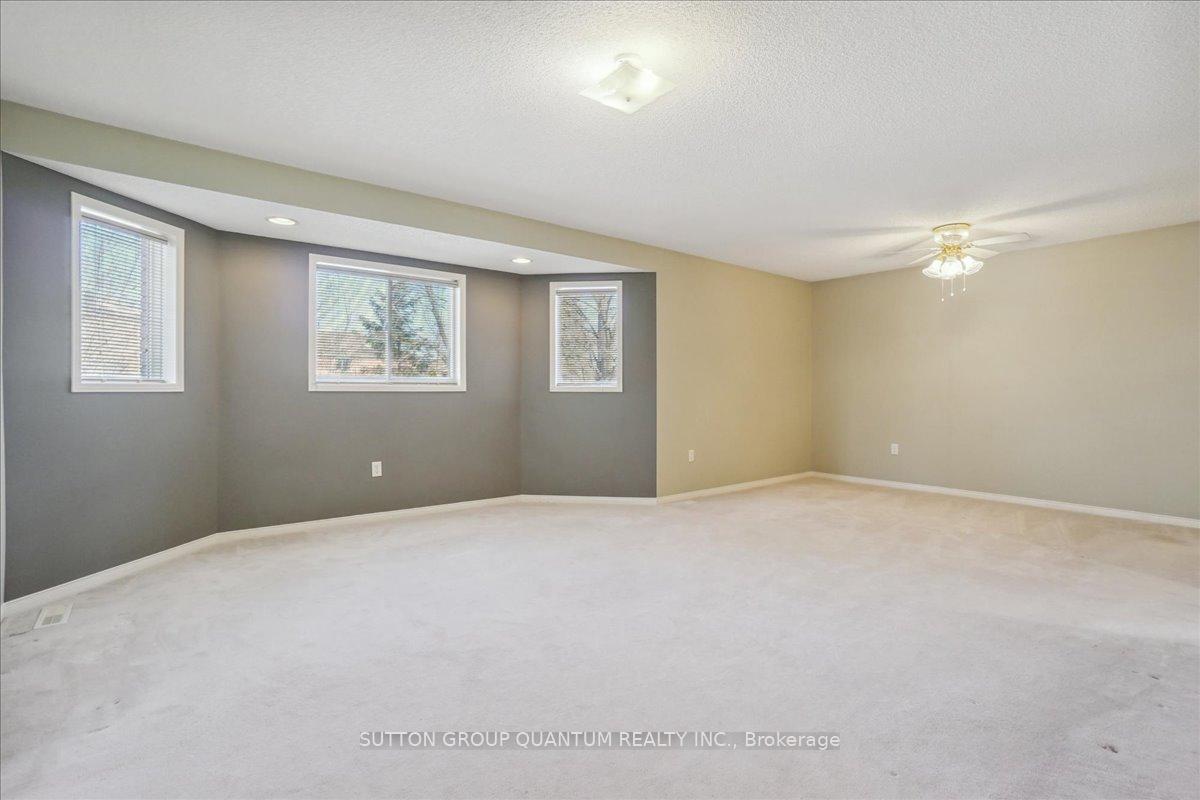 Photo 15 of 22 Farmstead Crescent, Barrie, Holly — HOMEH