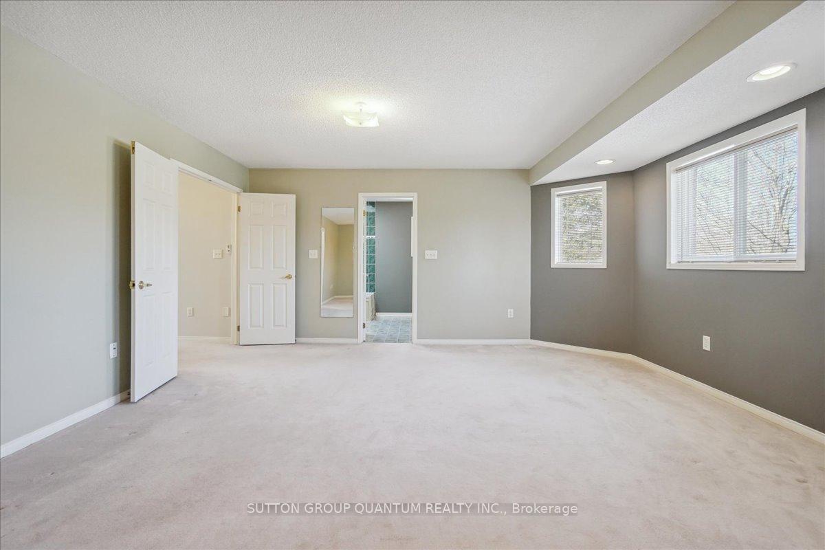 Photo 16 of 22 Farmstead Crescent, Barrie, Holly — HOMEH