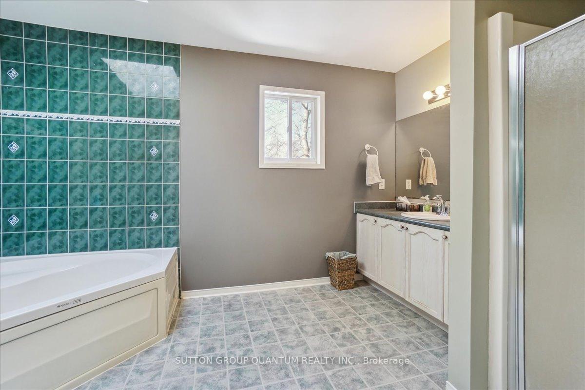 Photo 18 of 22 Farmstead Crescent, Barrie, Holly — HOMEH
