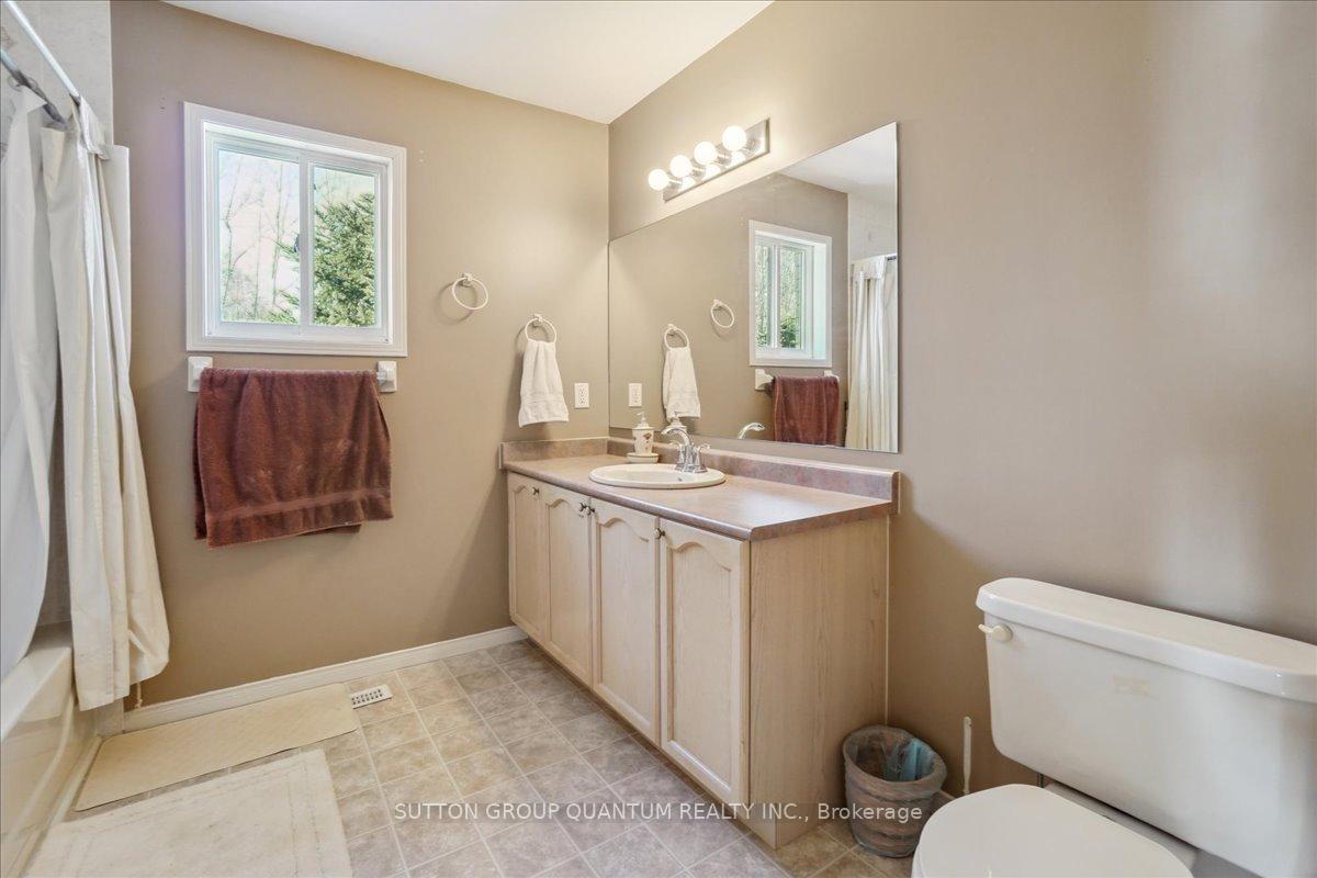 Photo 23 of 22 Farmstead Crescent, Barrie, Holly — HOMEH