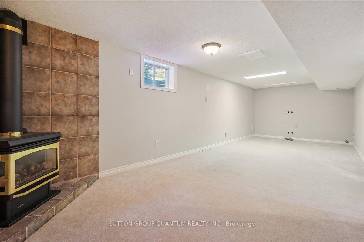 Photo 25 of 22 Farmstead Crescent, Barrie, Holly — HOMEH
