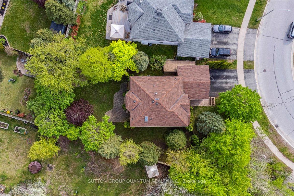 Photo 38 of 22 Farmstead Crescent, Barrie, Holly — HOMEH