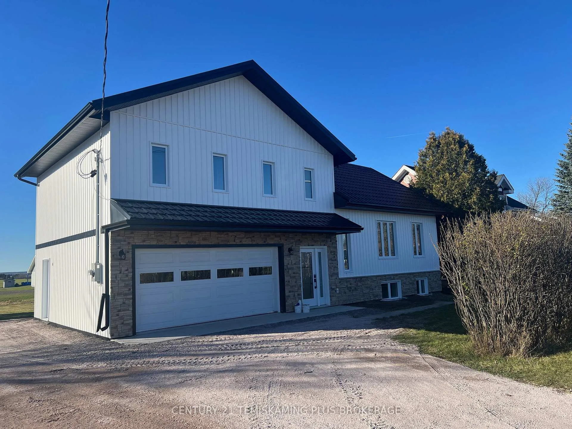 Photo 1 of 40 Tenth Avenue S, Armstrong, Earlton — HOMEH