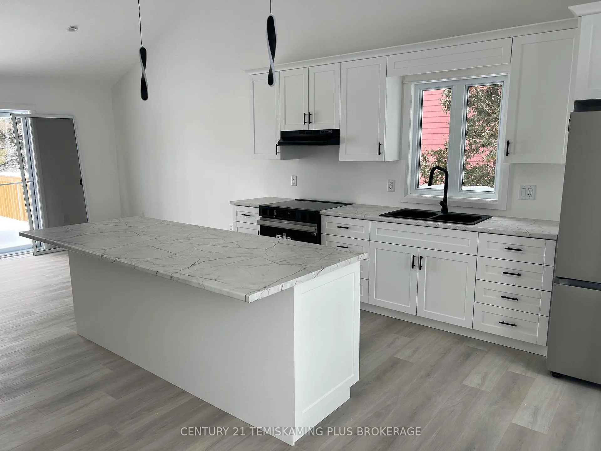 Photo 8 of 40 Tenth Avenue S, Armstrong, Earlton — HOMEH