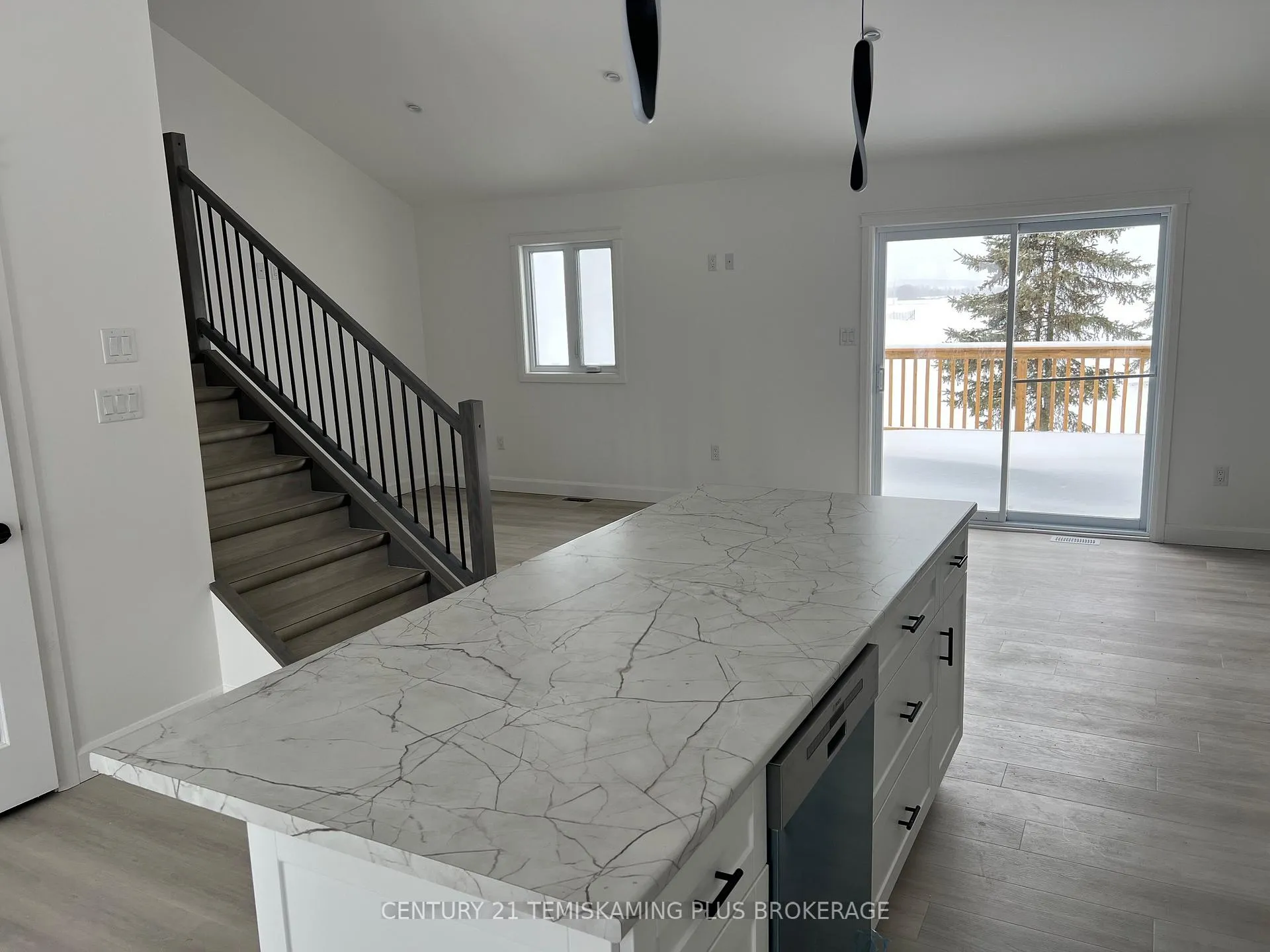 Photo 9 of 40 Tenth Avenue S, Armstrong, Earlton — HOMEH