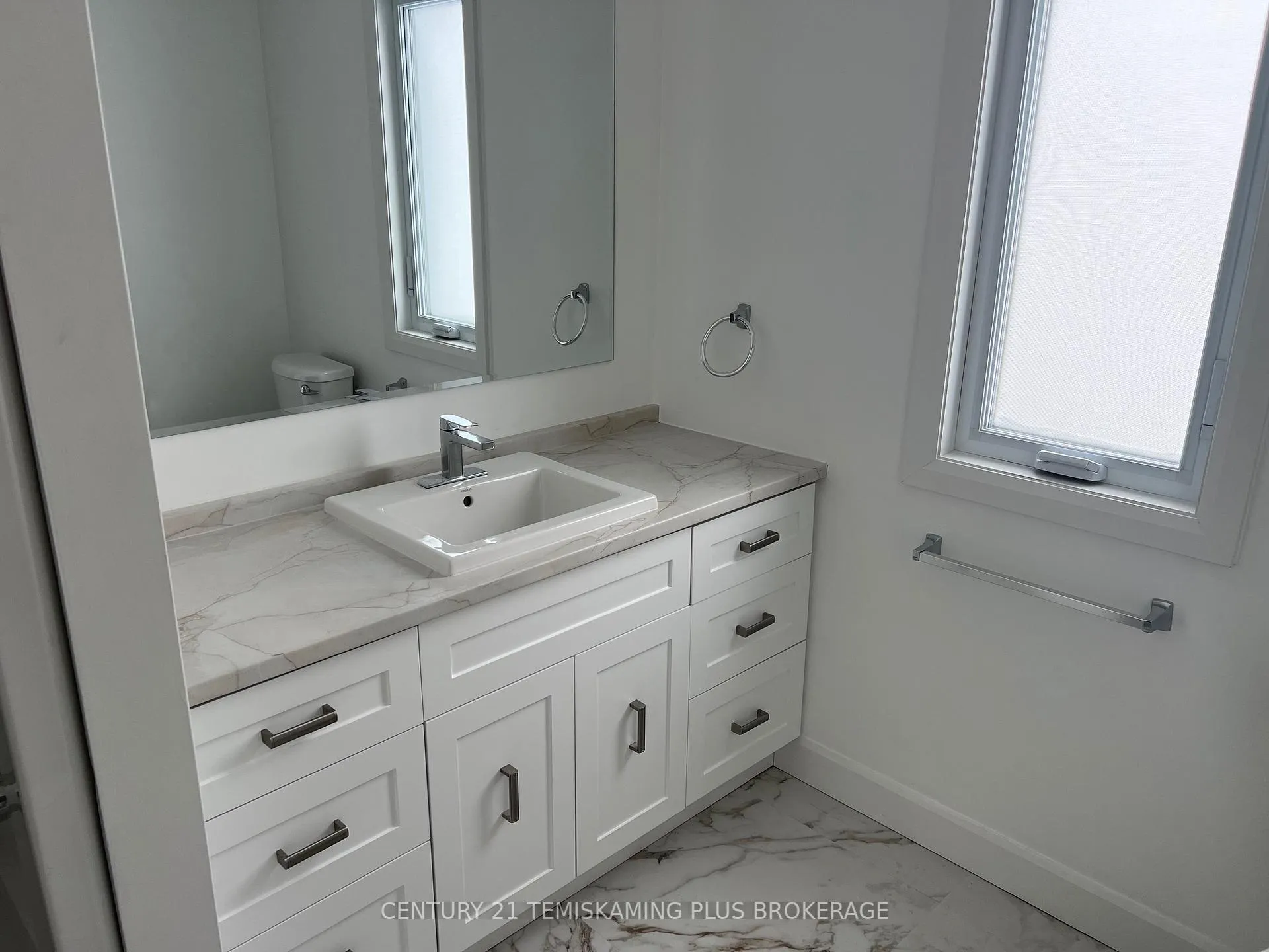 Photo 14 of 40 Tenth Avenue S, Armstrong, Earlton — HOMEH