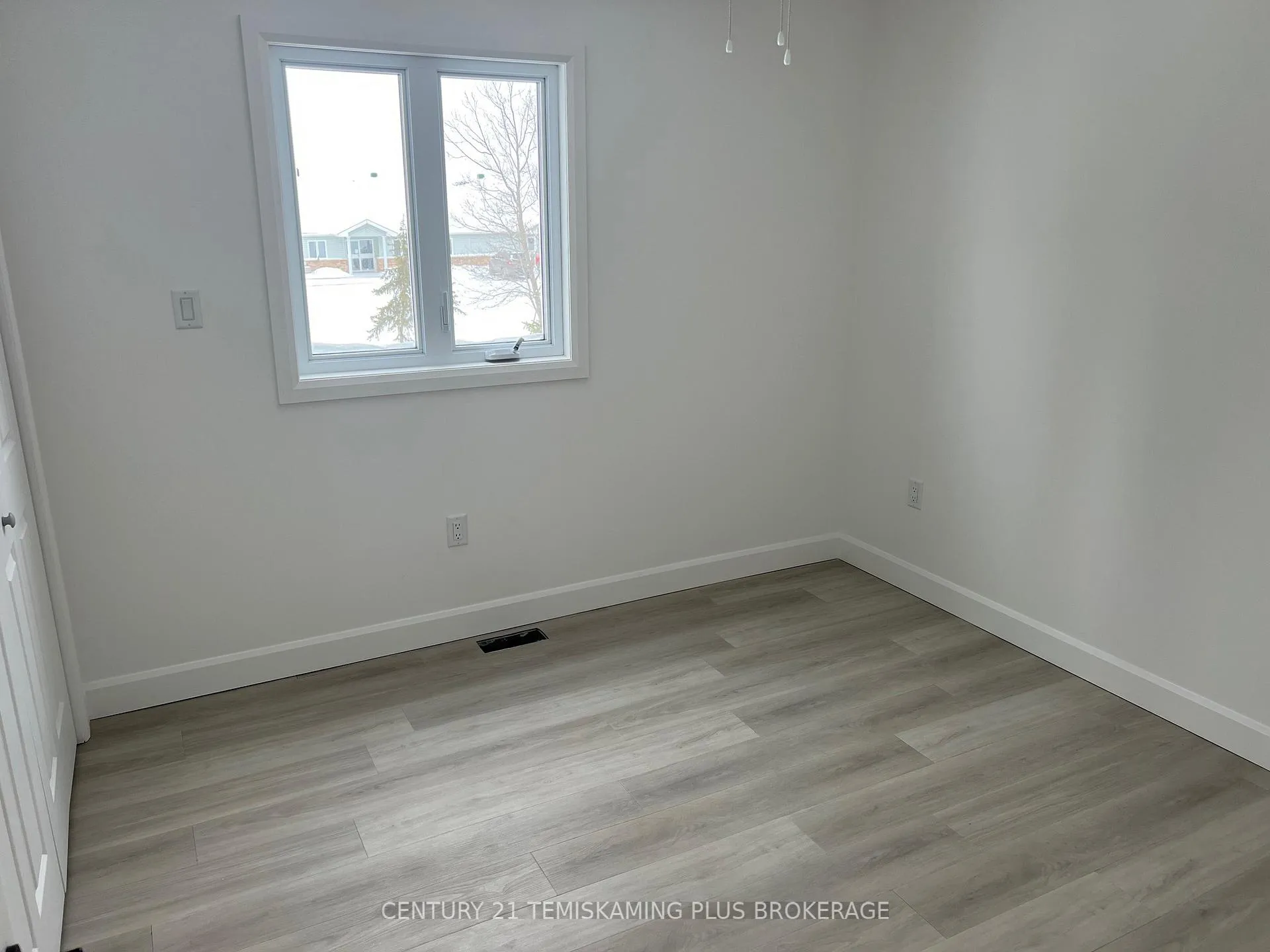 Photo 20 of 40 Tenth Avenue S, Armstrong, Earlton — HOMEH