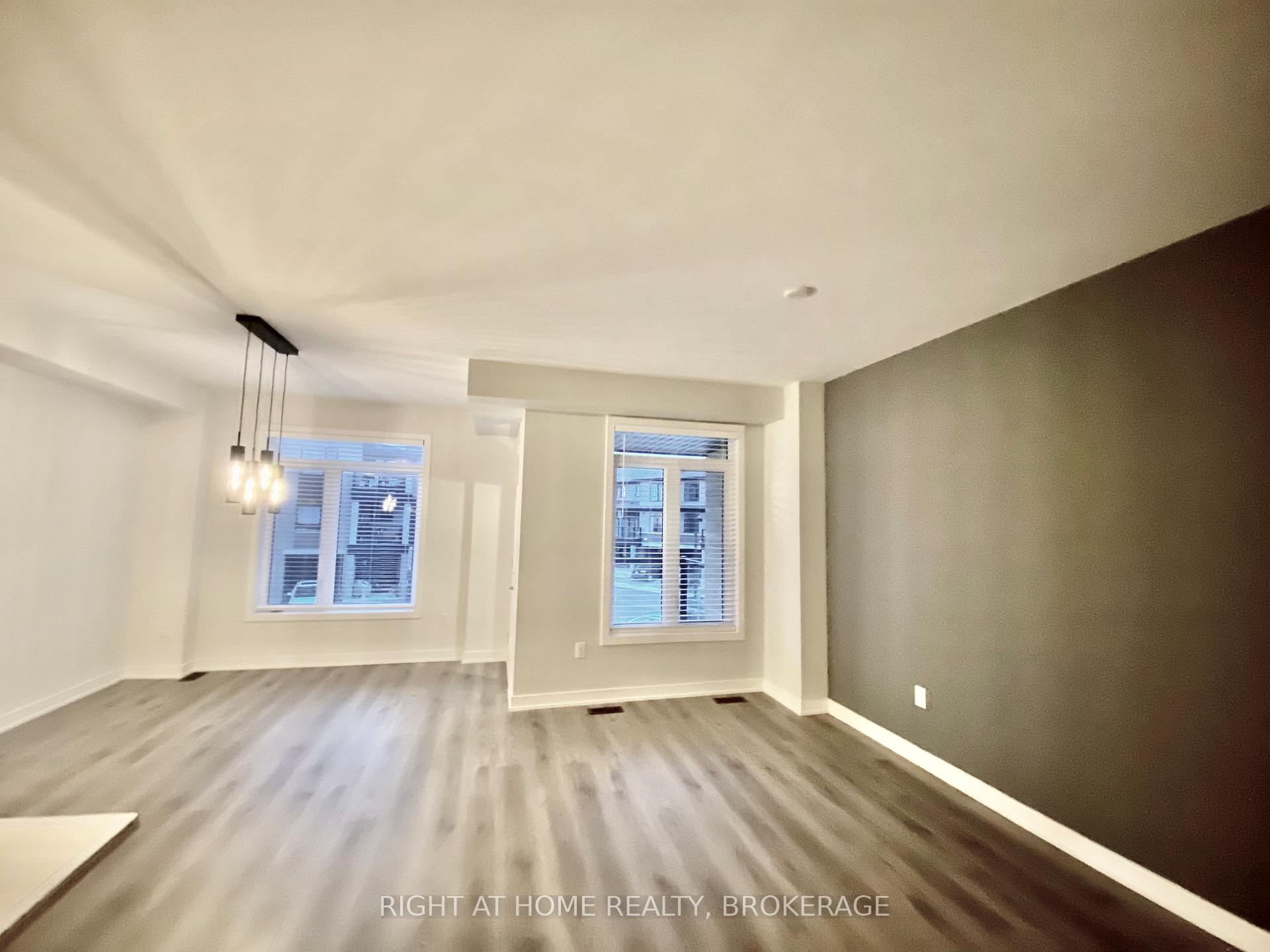 Photo 2 of Unit 85, 590 North Service Road, Hamilton, Stoney Creek — HOMEH