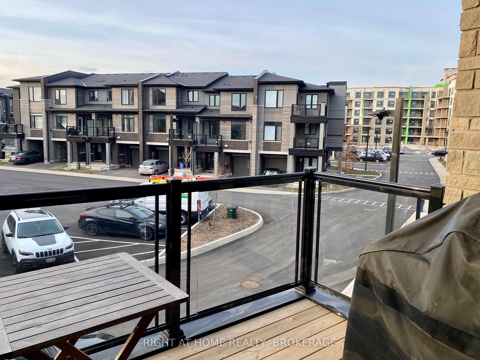 Photo 8 of Unit 85, 590 North Service Road, Hamilton, Stoney Creek — HOMEH