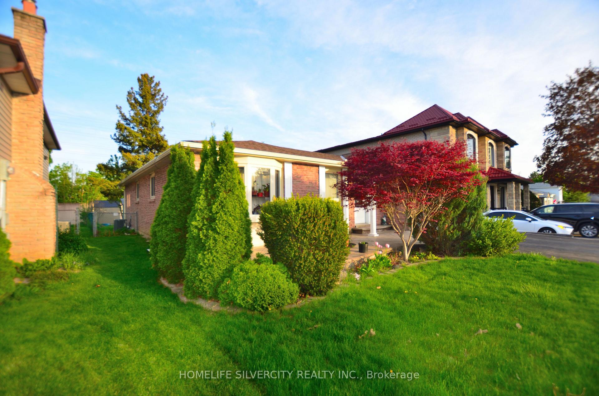 Photo 4 of 35 Geneva Crescent, Brampton, Northgate — HOMEH