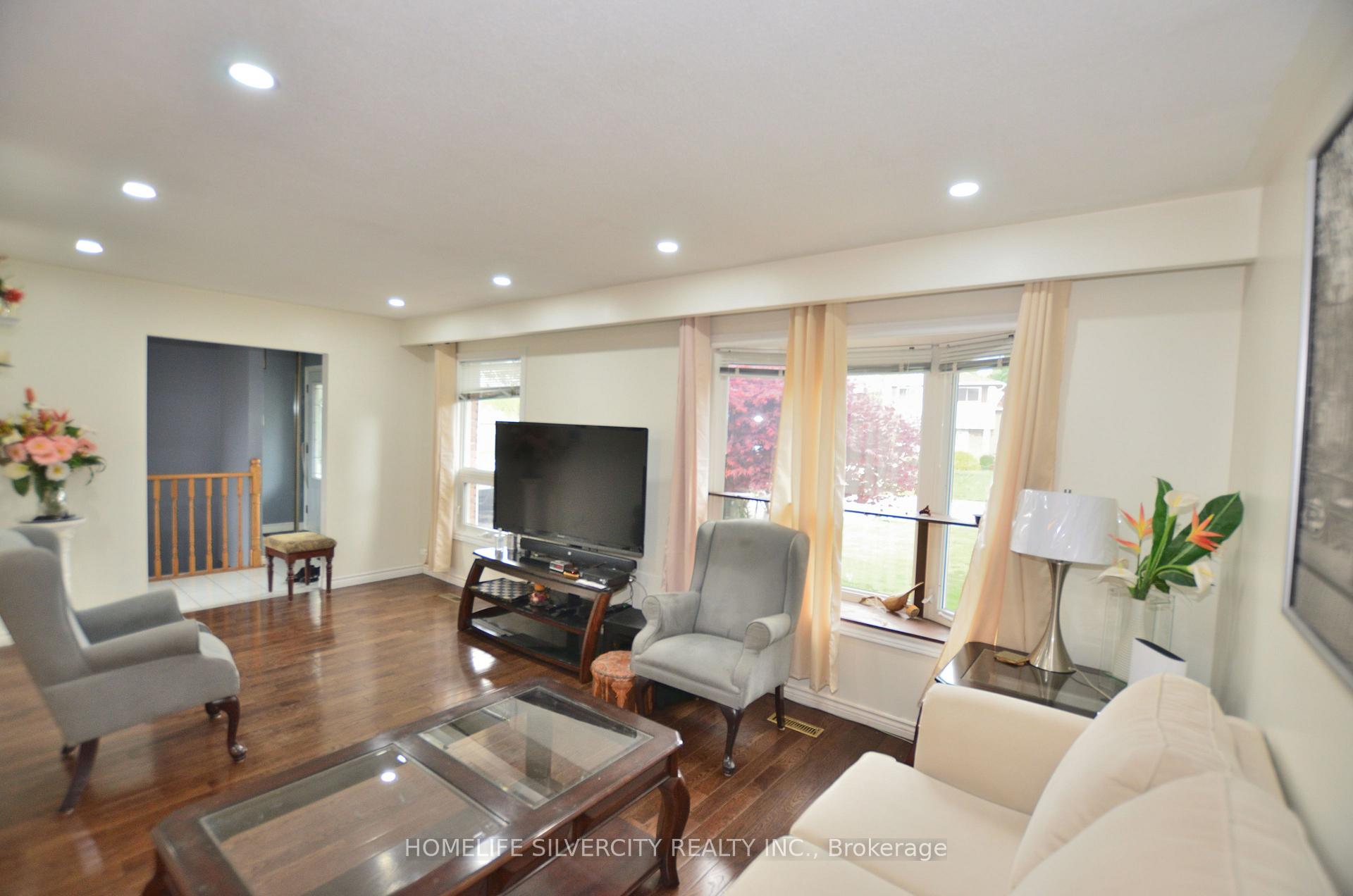 Photo 13 of 35 Geneva Crescent, Brampton, Northgate — HOMEH