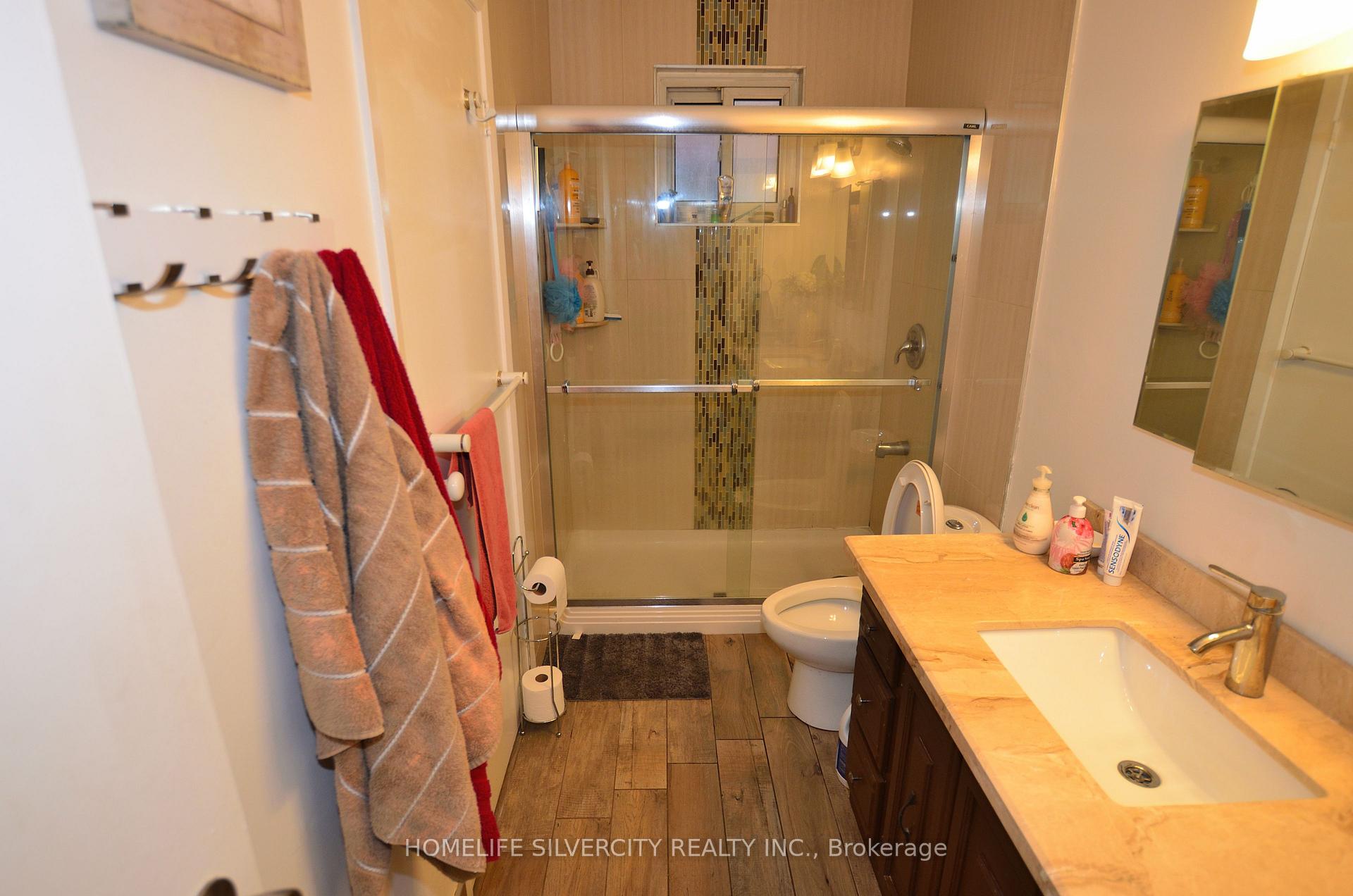 Photo 20 of 35 Geneva Crescent, Brampton, Northgate — HOMEH
