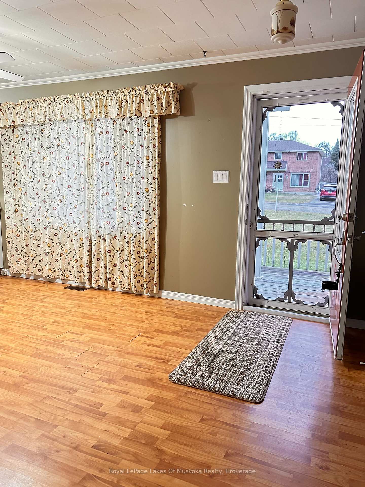 Photo 5 of 222 Queen Street, Burk's Falls — HOMEH