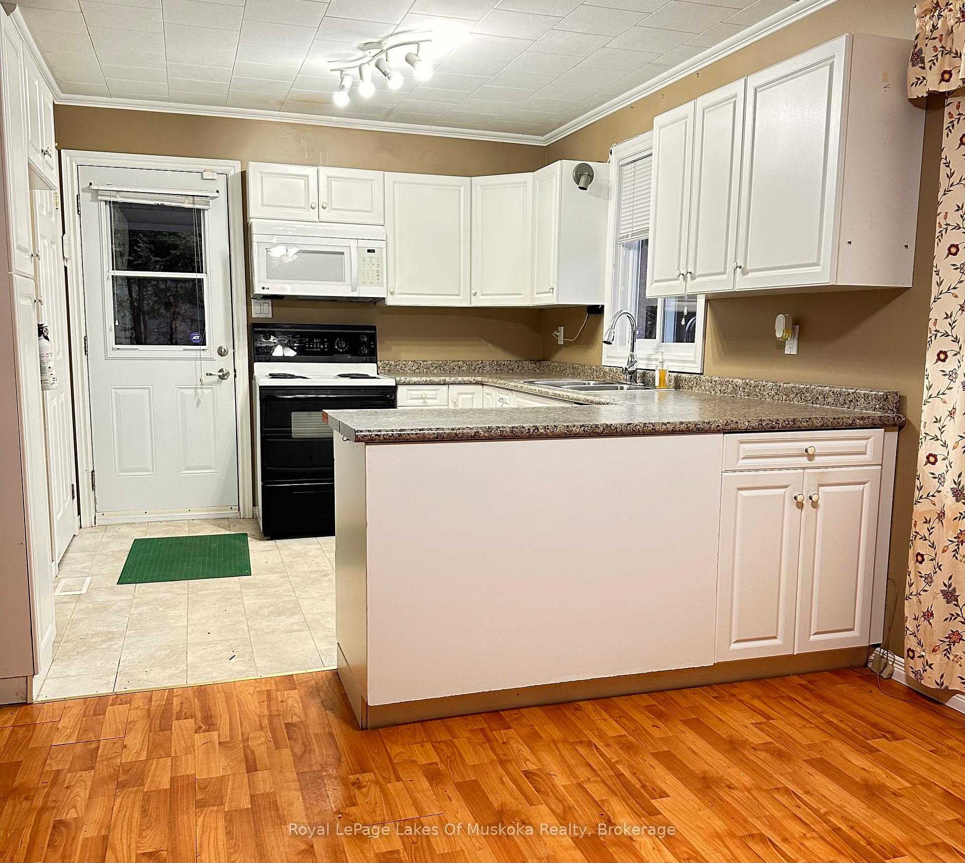 Photo 6 of 222 Queen Street, Burk's Falls — HOMEH