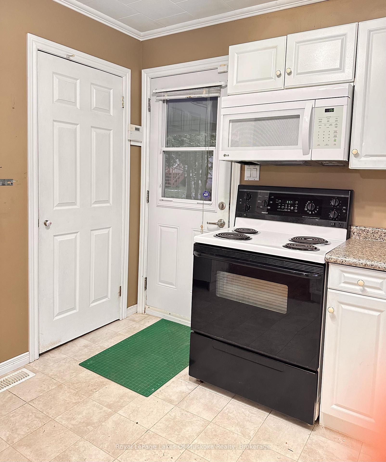 Photo 8 of 222 Queen Street, Burk's Falls — HOMEH