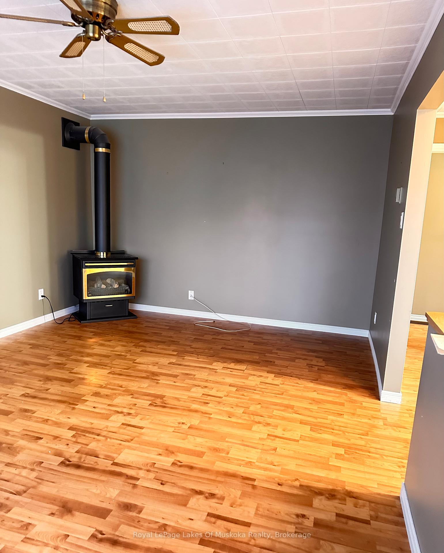 Photo 10 of 222 Queen Street, Burk's Falls — HOMEH