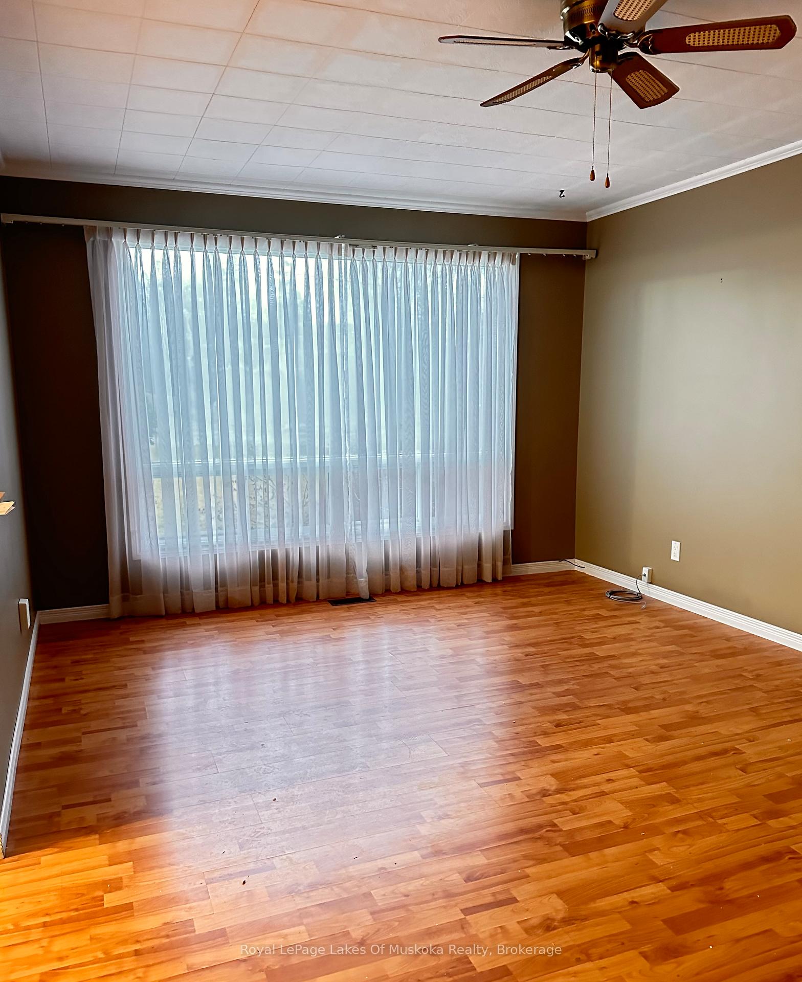 Photo 11 of 222 Queen Street, Burk's Falls — HOMEH